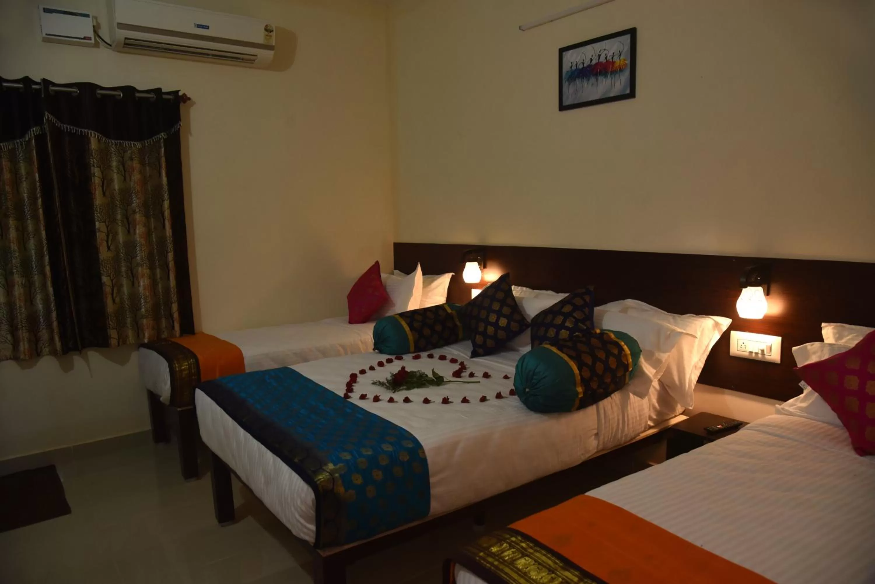 Photo of the whole room, Bed in Kumbakonam Inn Hotels - Kumbakonam Inn Stay