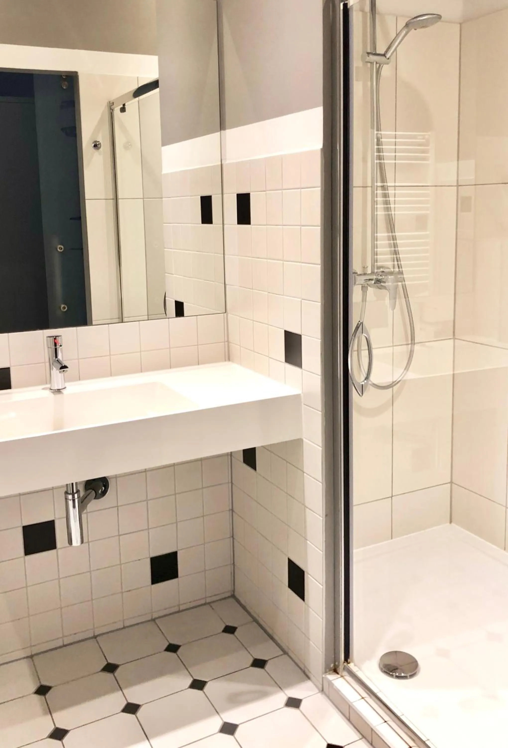 Photo of the whole room in Hotel Arena Inn - Berlin Mitte