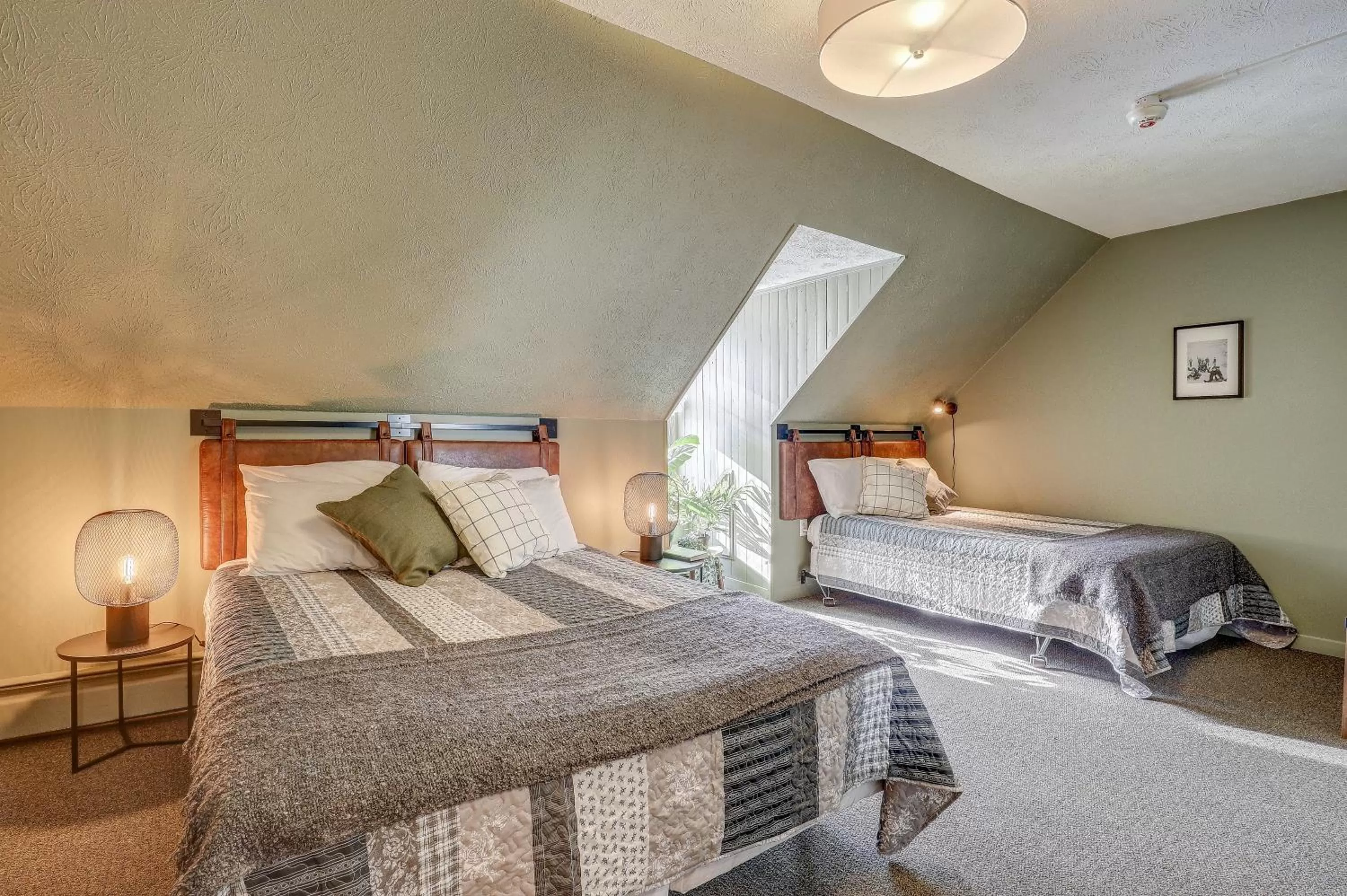 Bedroom, Bed in Auberge des Cantons