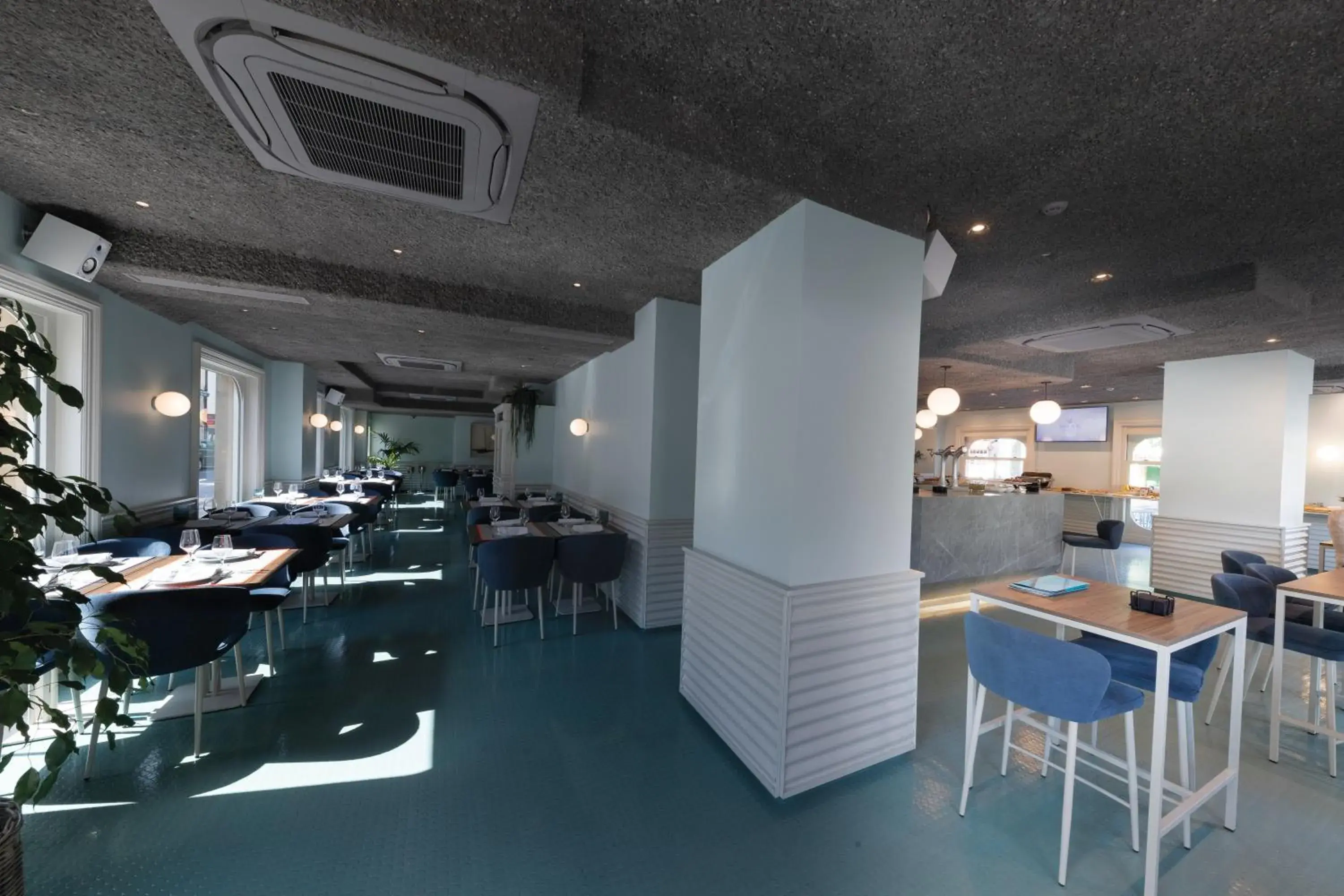 Restaurant/places to eat in Hotel Jauregui Restaurant/places to eat in Hotel Jauregui