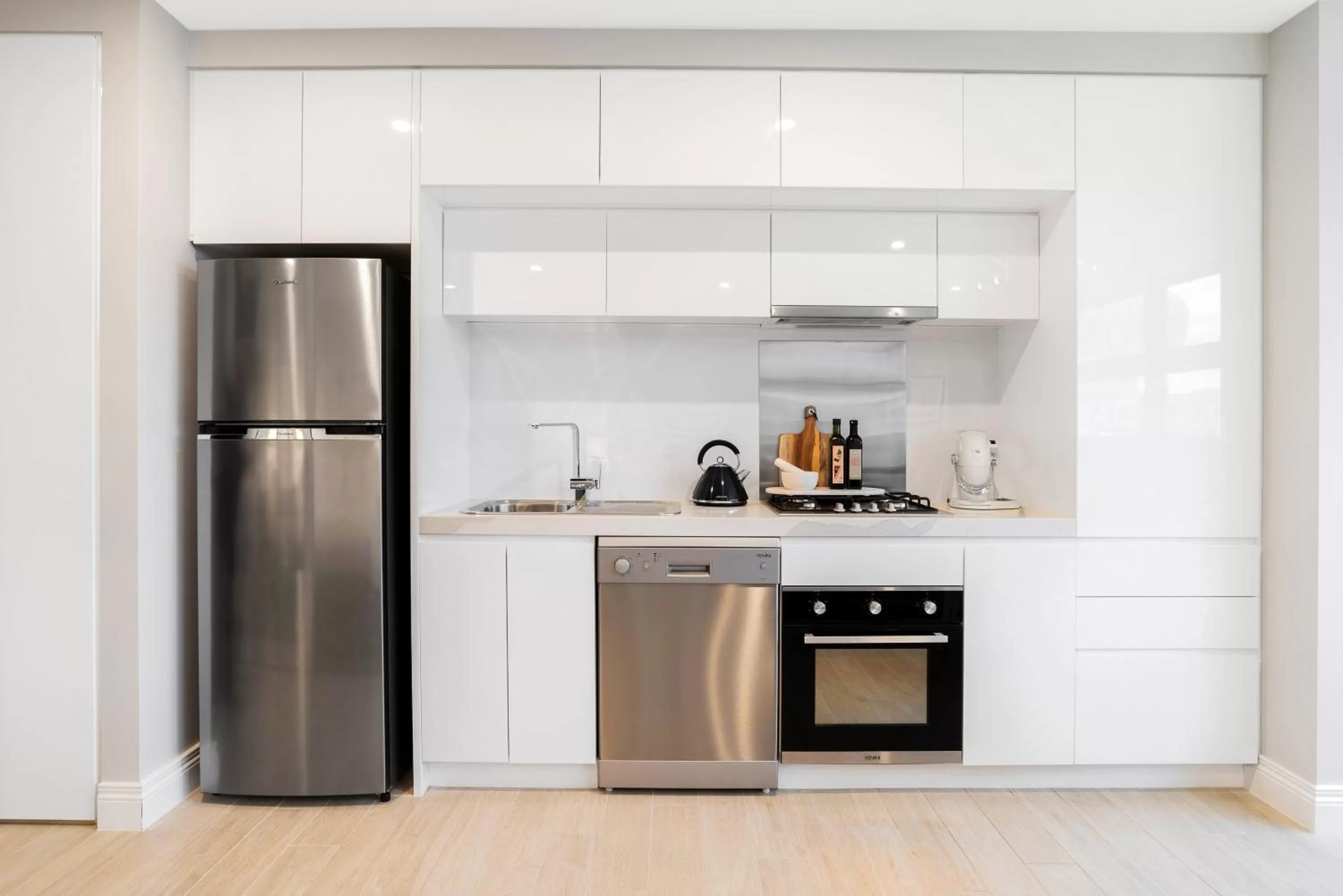 Kitchen or kitchenette in The Hamptons Apartments - Port Melbourne
