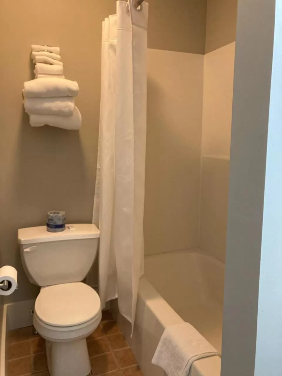 Country Squire Inn and Suites