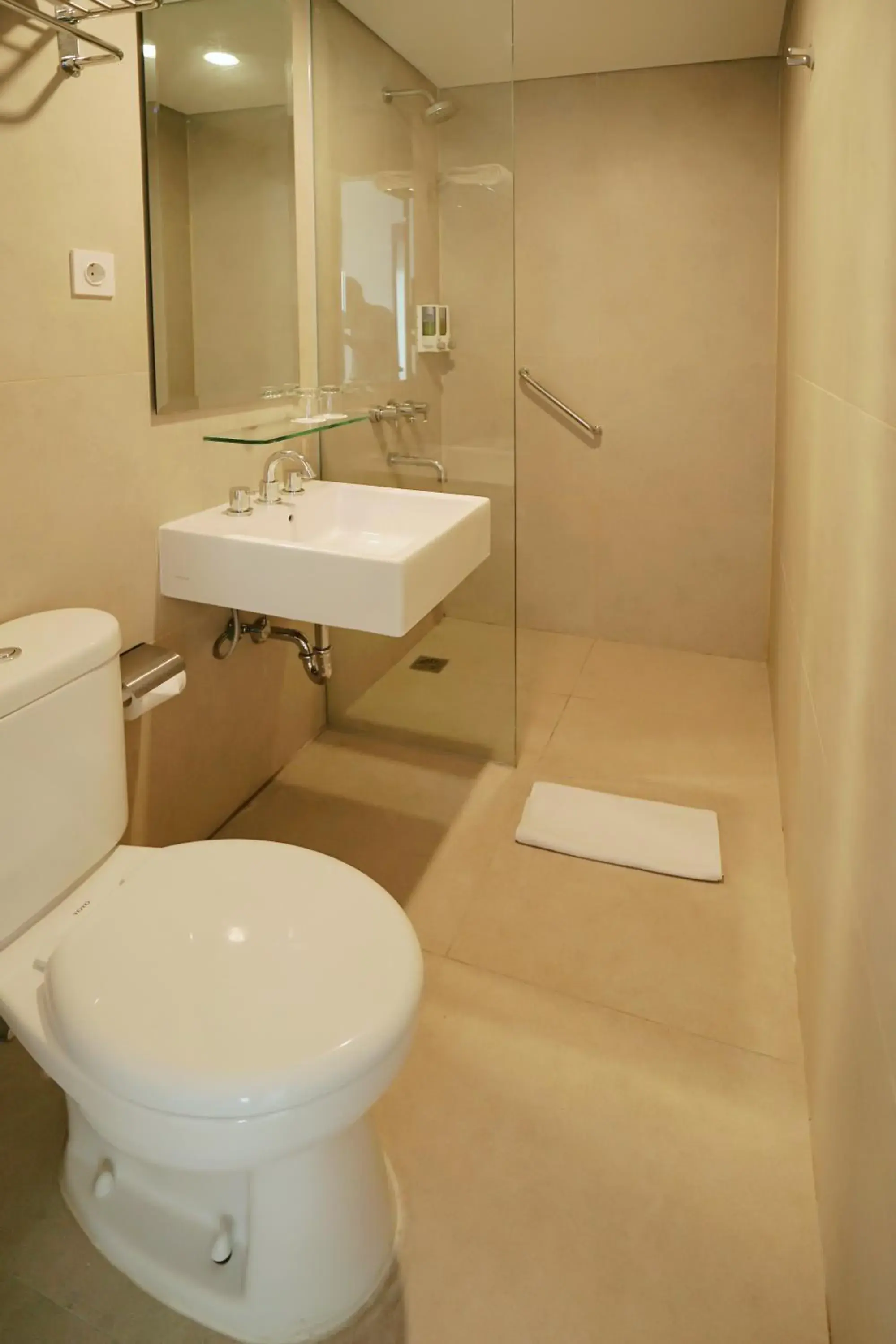 Bathroom in Amaris Hotel Fachrudin – Tanah Abang Bathroom in Amaris Hotel Fachrudin – Tanah Abang