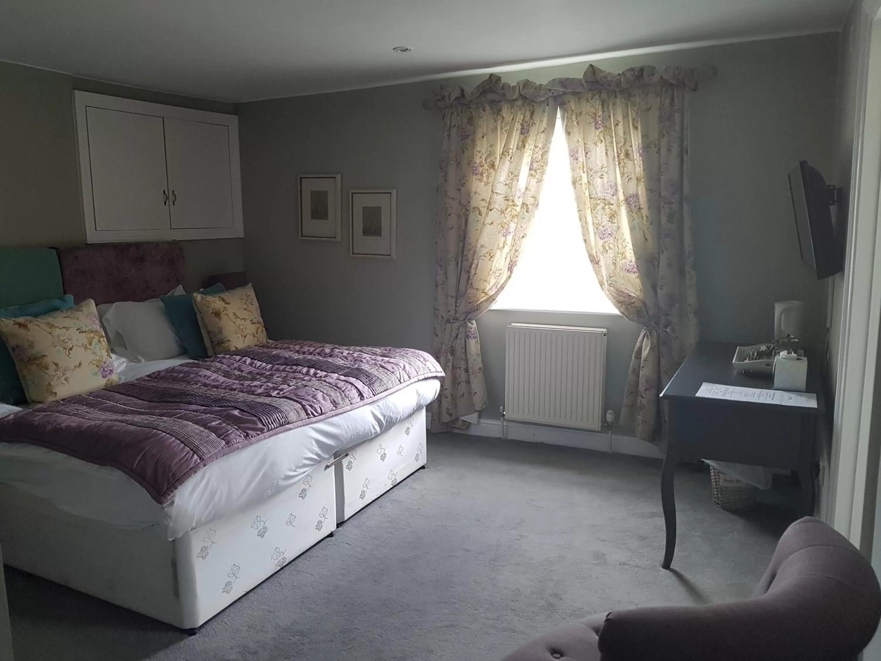 Bedroom, Bed in The Angel Inn