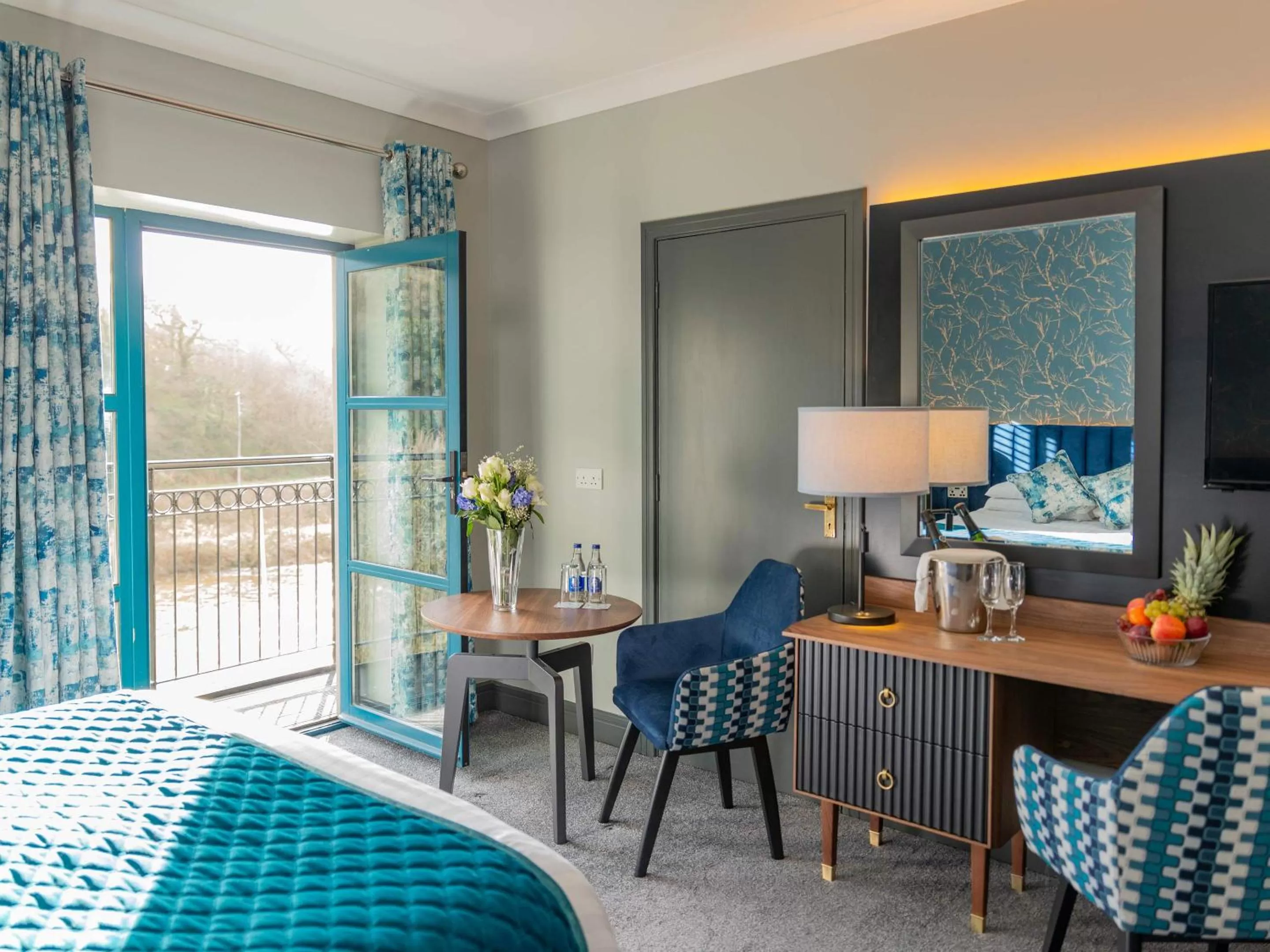 Bedroom in Riverside Park Hotel