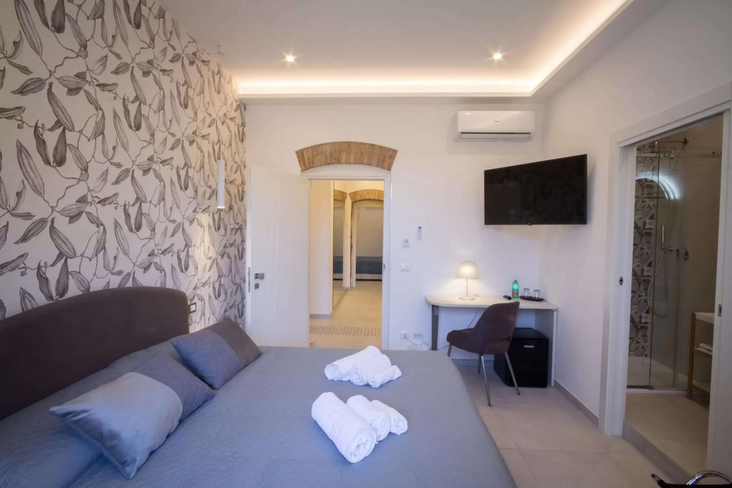 Bedroom, Bed in Villa Valverde Apartments e B&B
