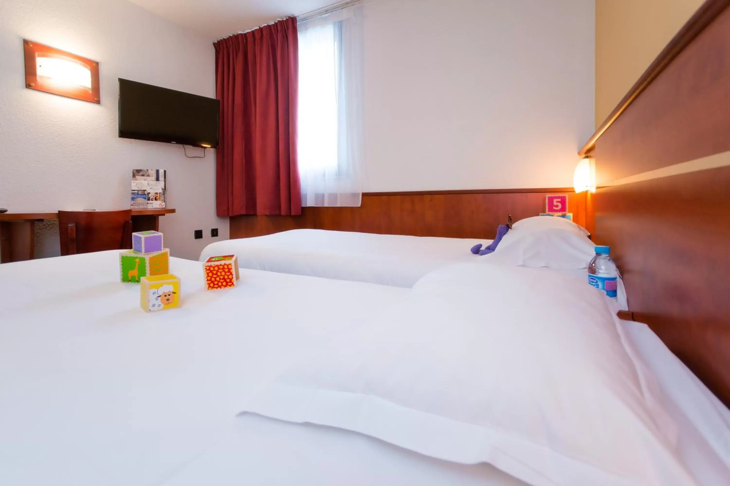 Bed, Room Photo in Brit Hotel Rennes St Grégoire – Le Villeneuve