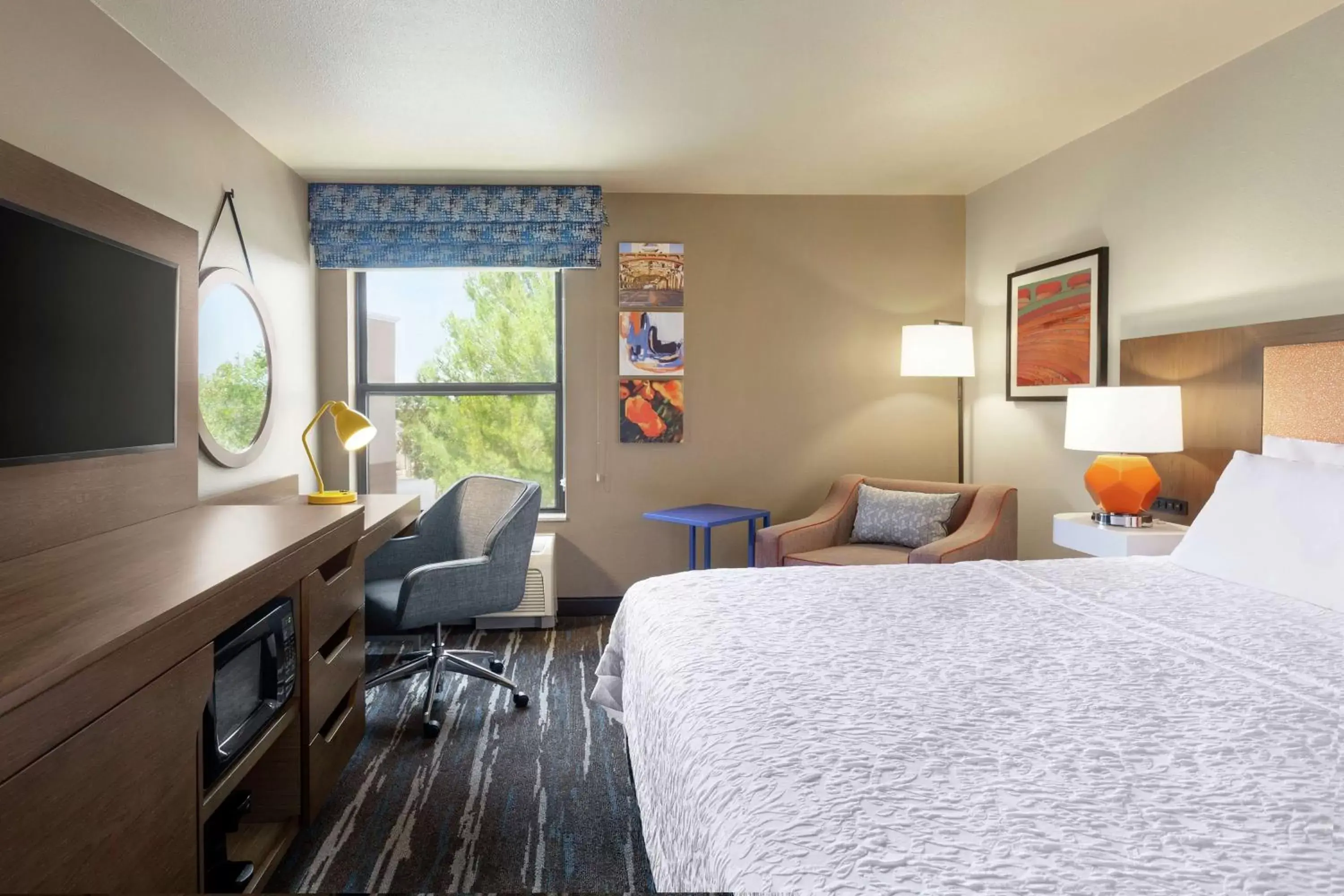 Bedroom, Bed in Hampton Inn Sacramento/Rancho Cordova Bedroom, Bed in Hampton Inn Sacramento/Rancho Cordova