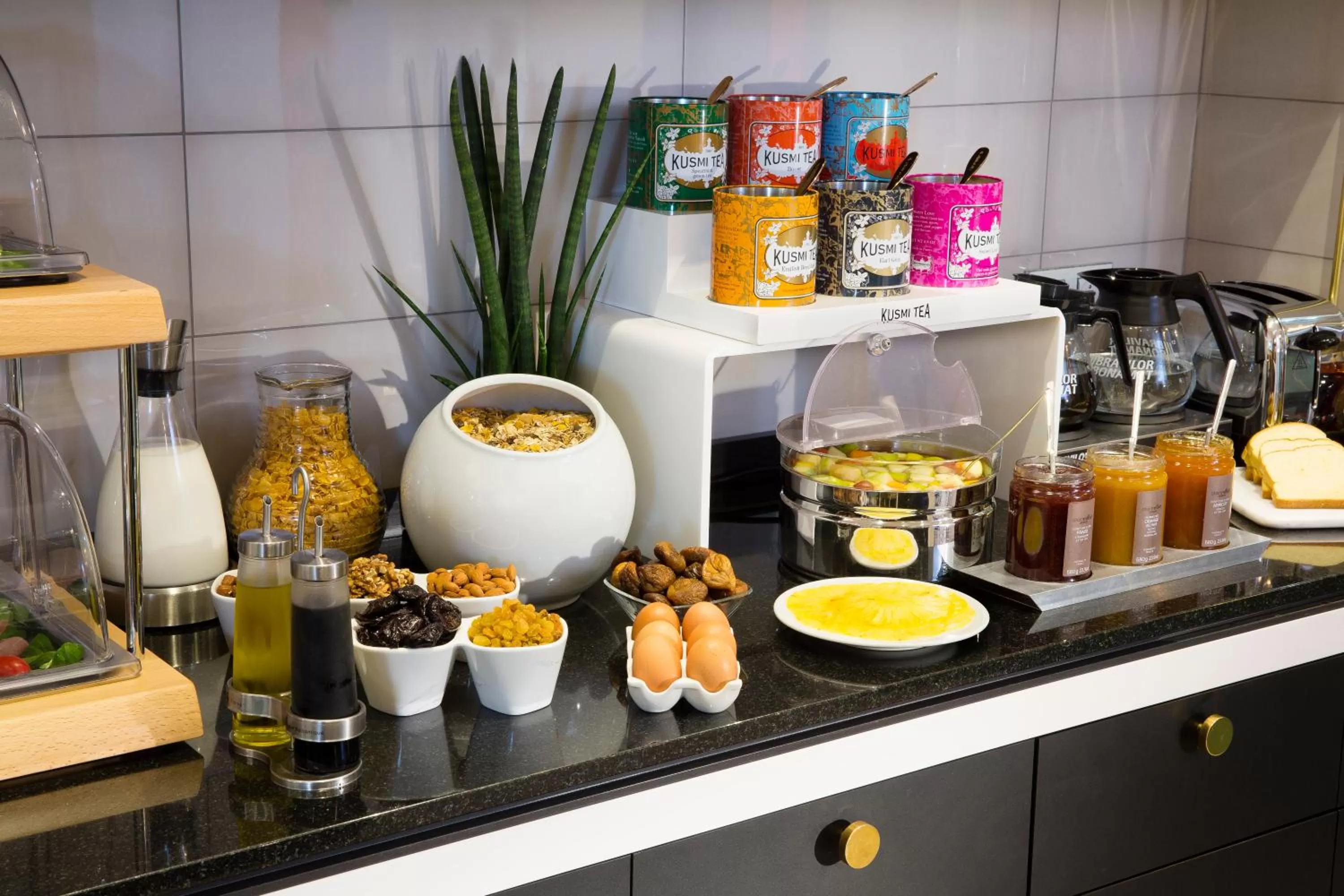 Breakfast in Hotel Haussmann Saint Augustin