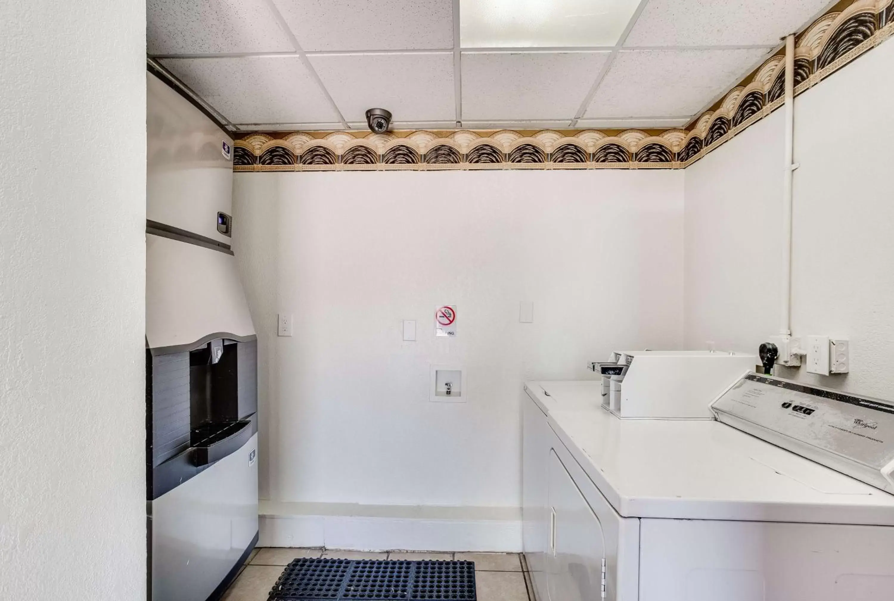 On site, Kitchen/Kitchenette in Motel 6-El Paso, TX - West