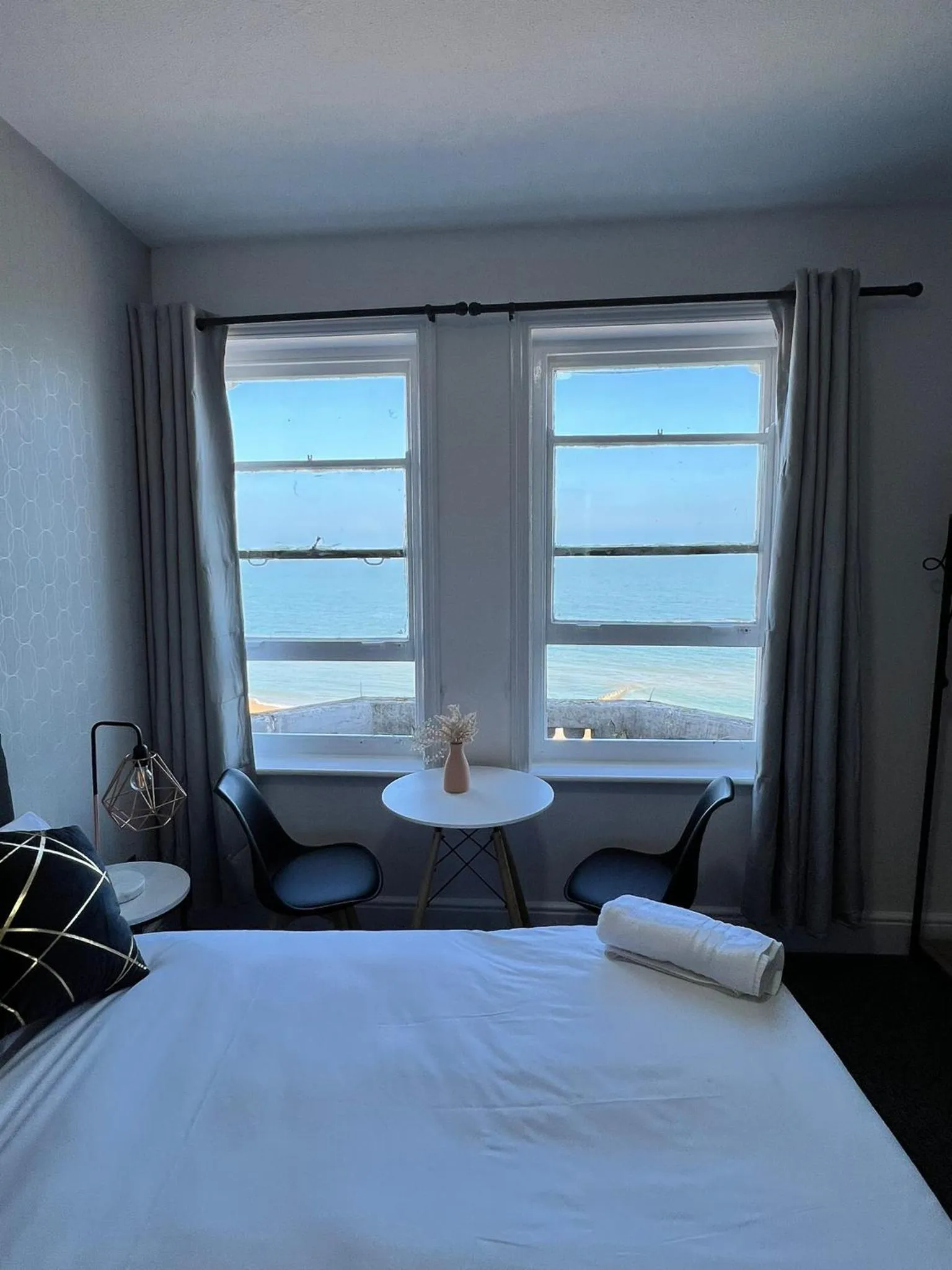 Bedroom in OYO Marine Parade Hotel, Eastbourne Pier