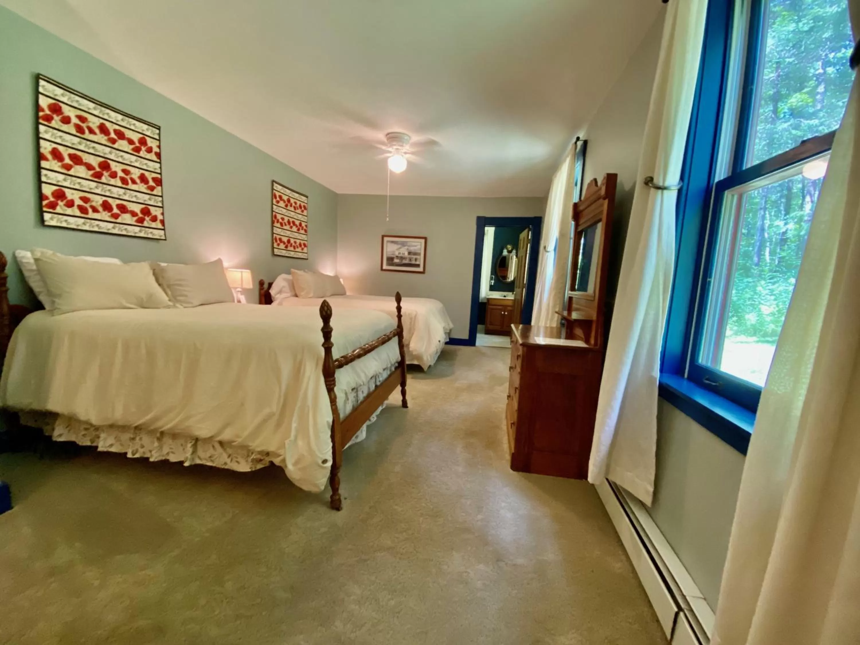 Bedroom, Bed in The Wilmington Inn