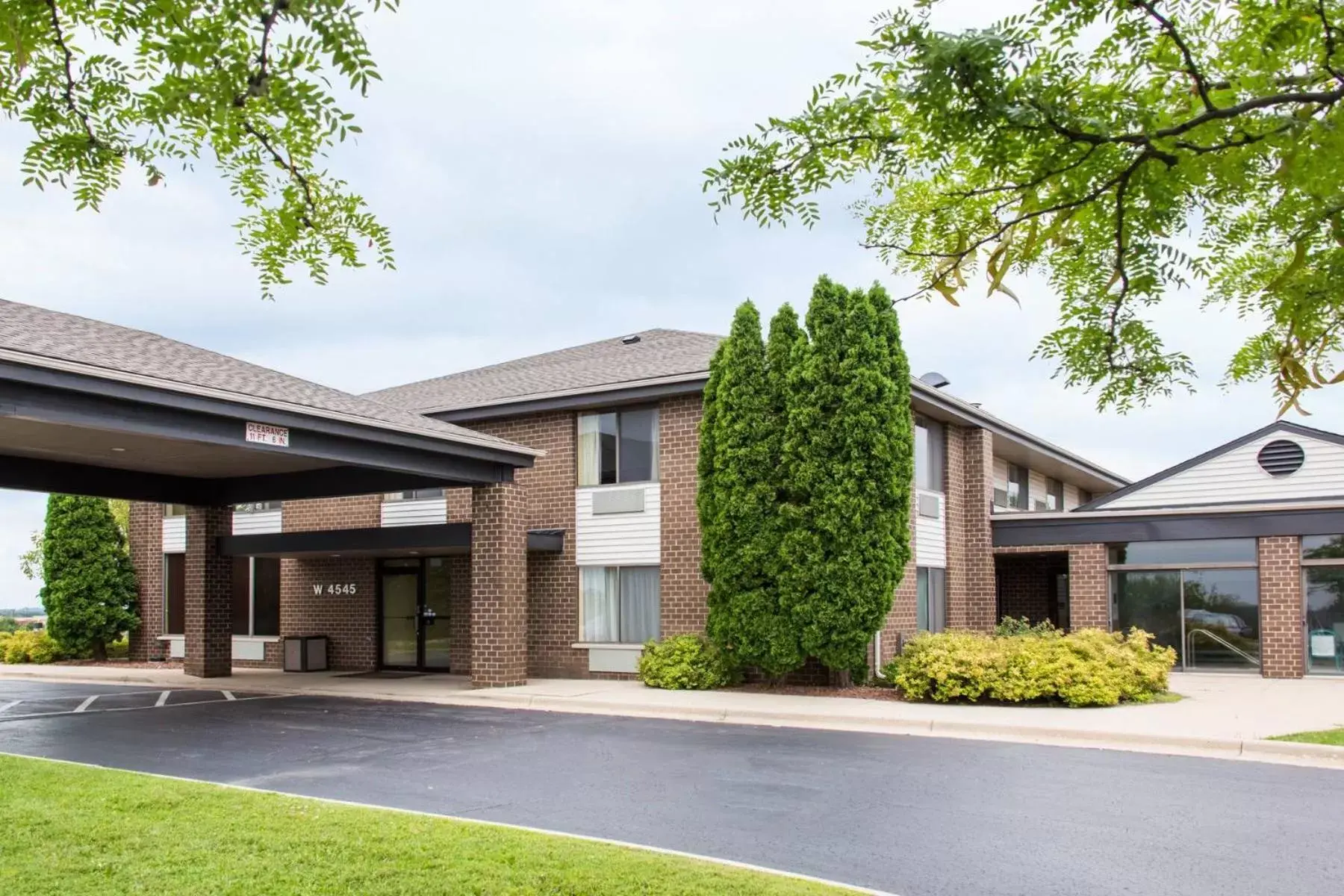 Facade/entrance, Property Building in Days Inn by Wyndham Johnson Creek