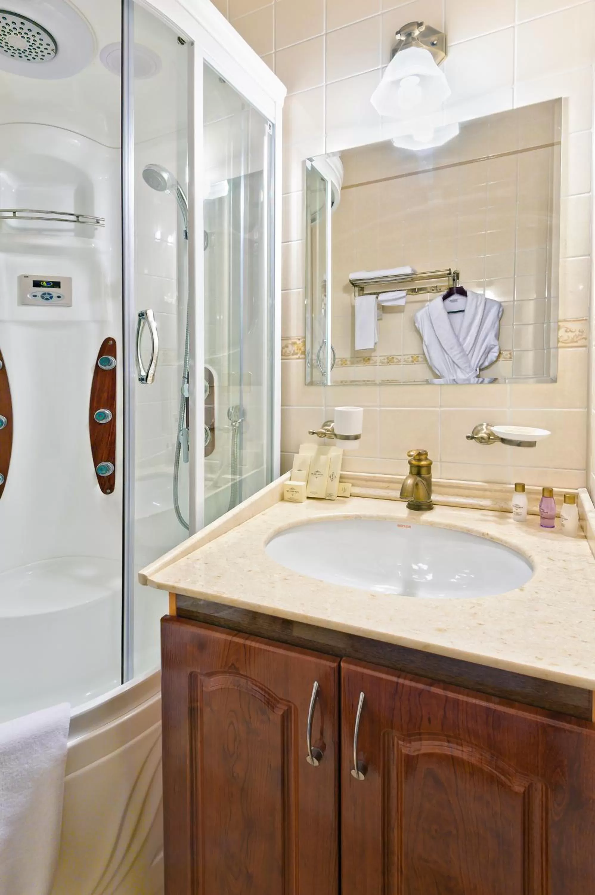 Bathroom in Boutique Hotel Traditional