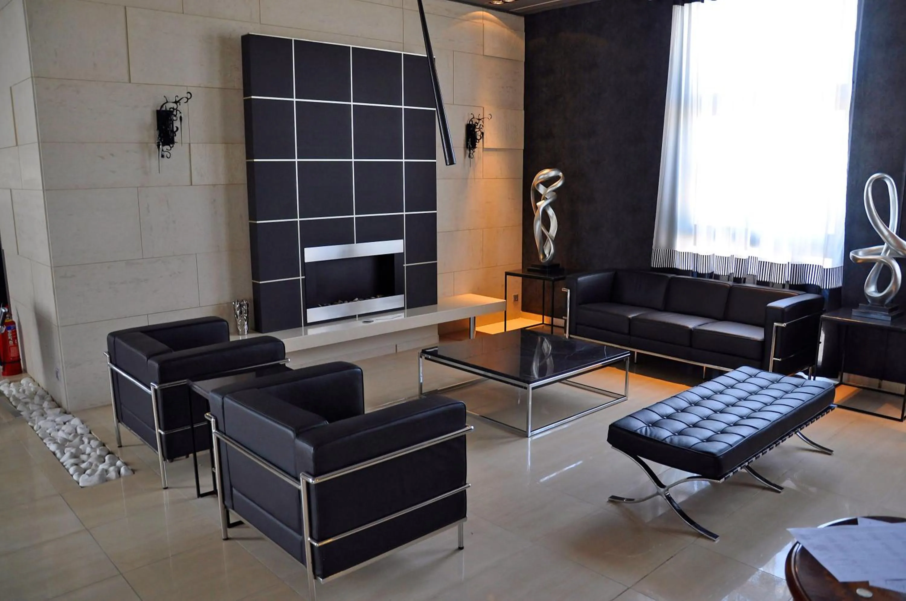 Lobby or reception in Gallery Art Hotel