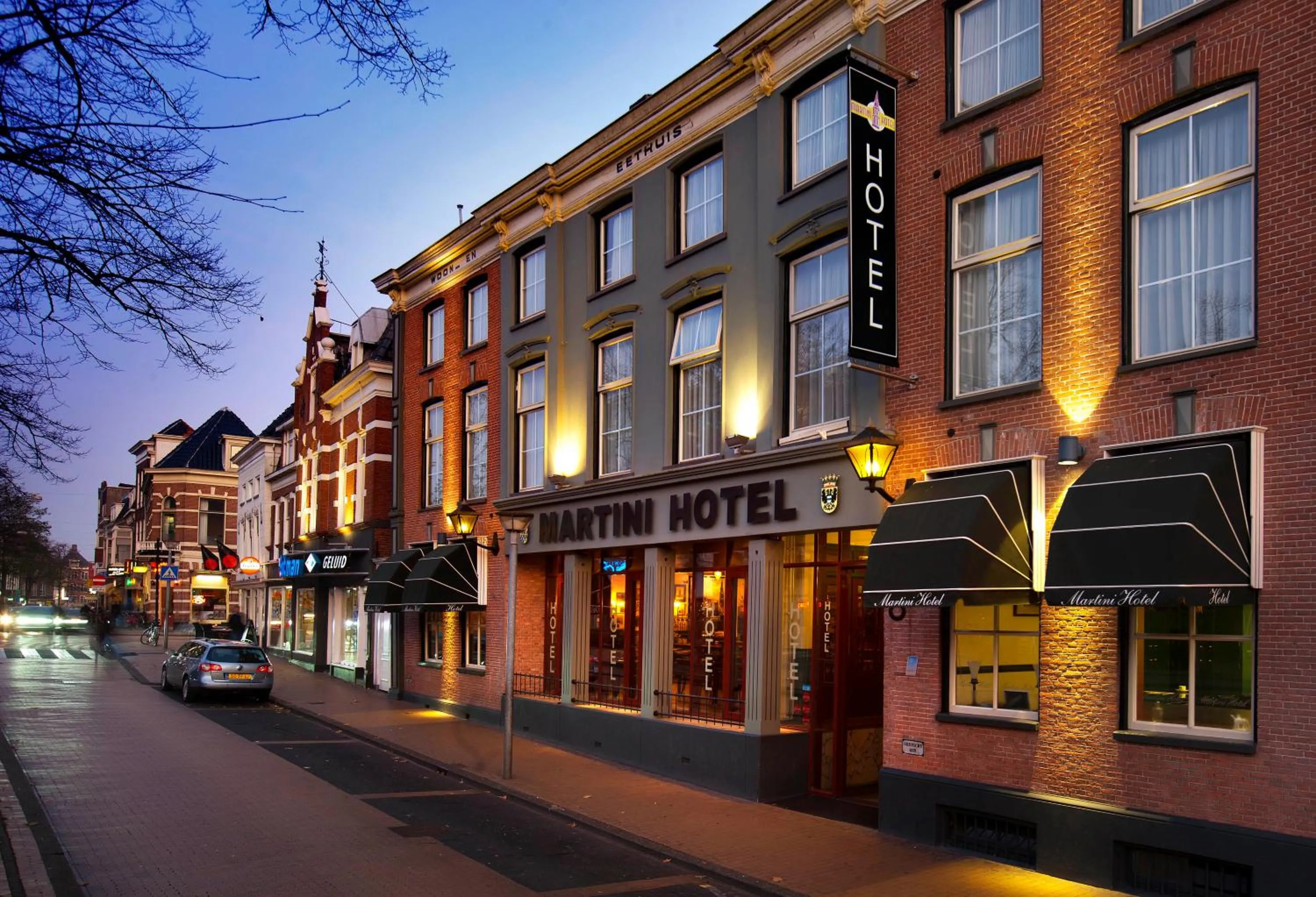 Facade/entrance in Martini Hotel