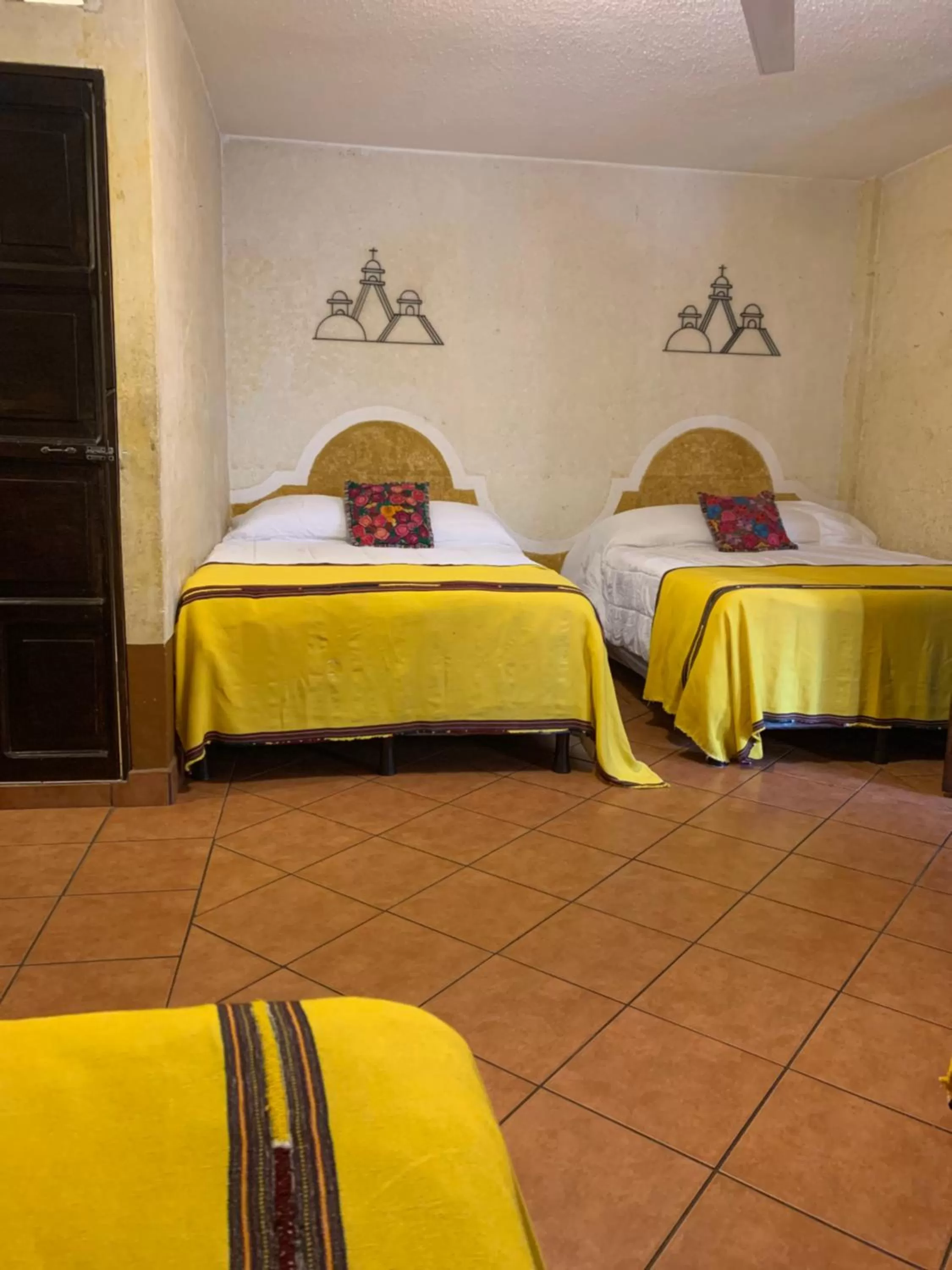 Triple Room in Hotel Posada Don Valentino