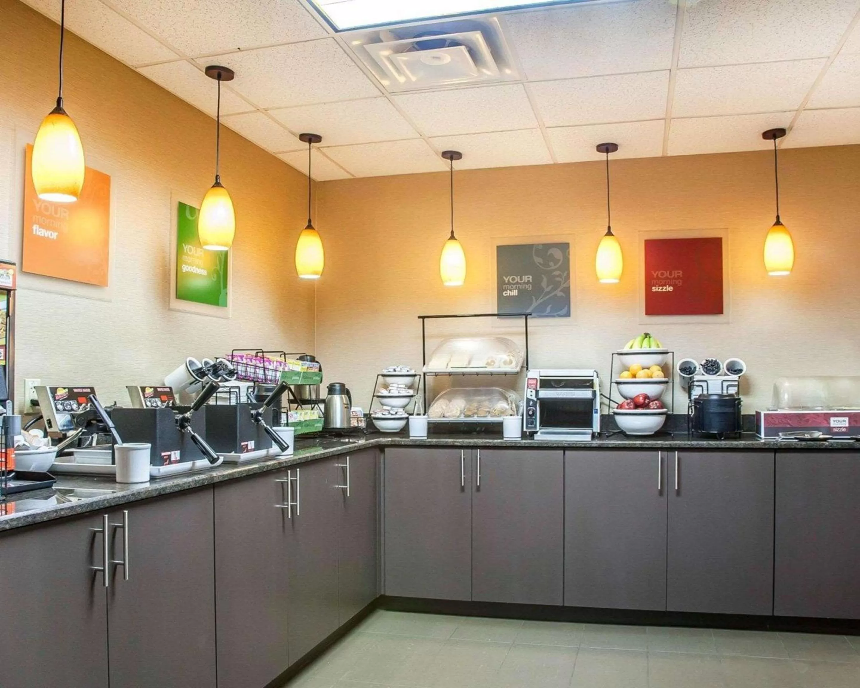 Restaurant/places to eat in Comfort Inn & Suites Sturbridge-Brimfield