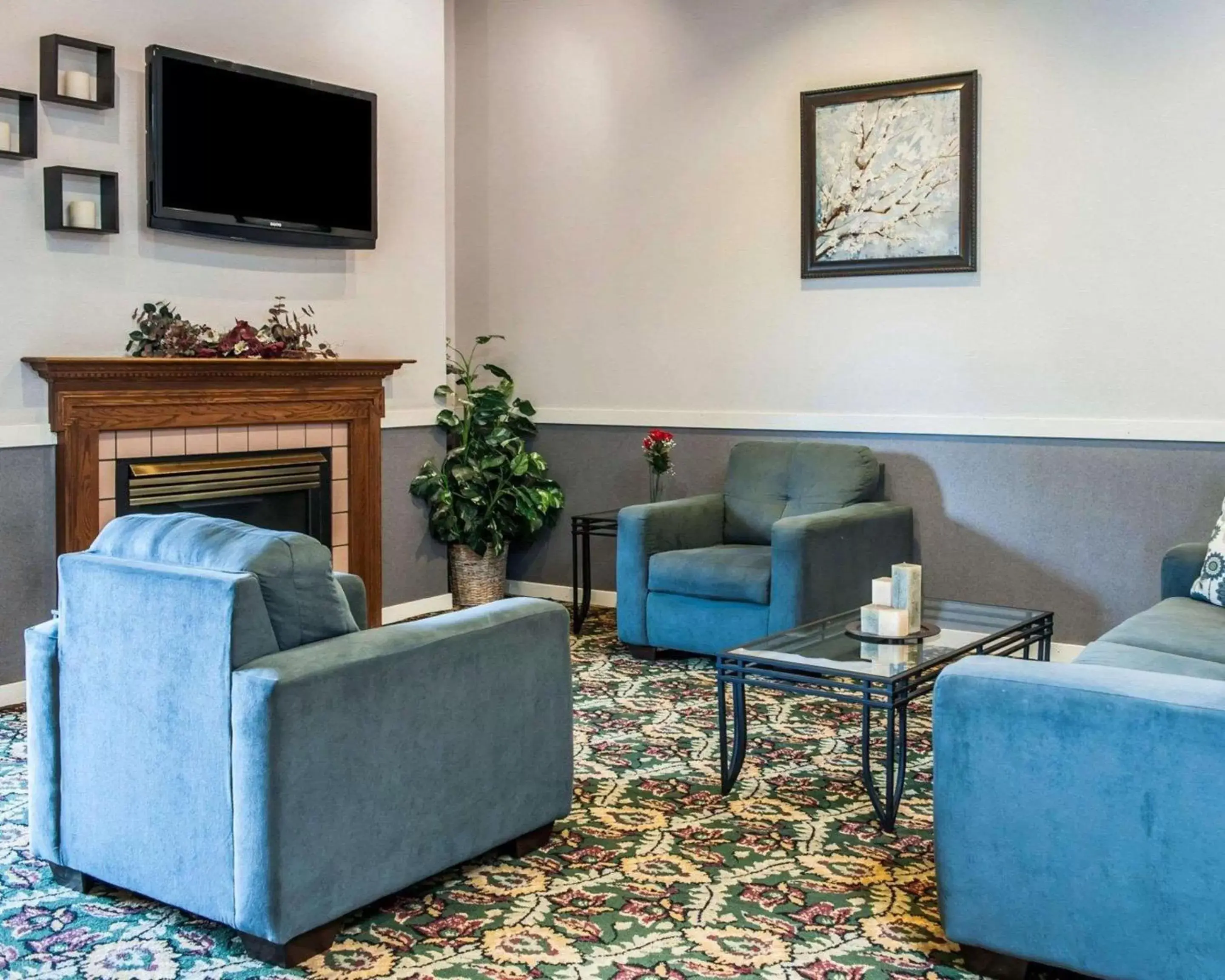 Lobby or reception, Lounge/Bar in Quality Inn Rochester