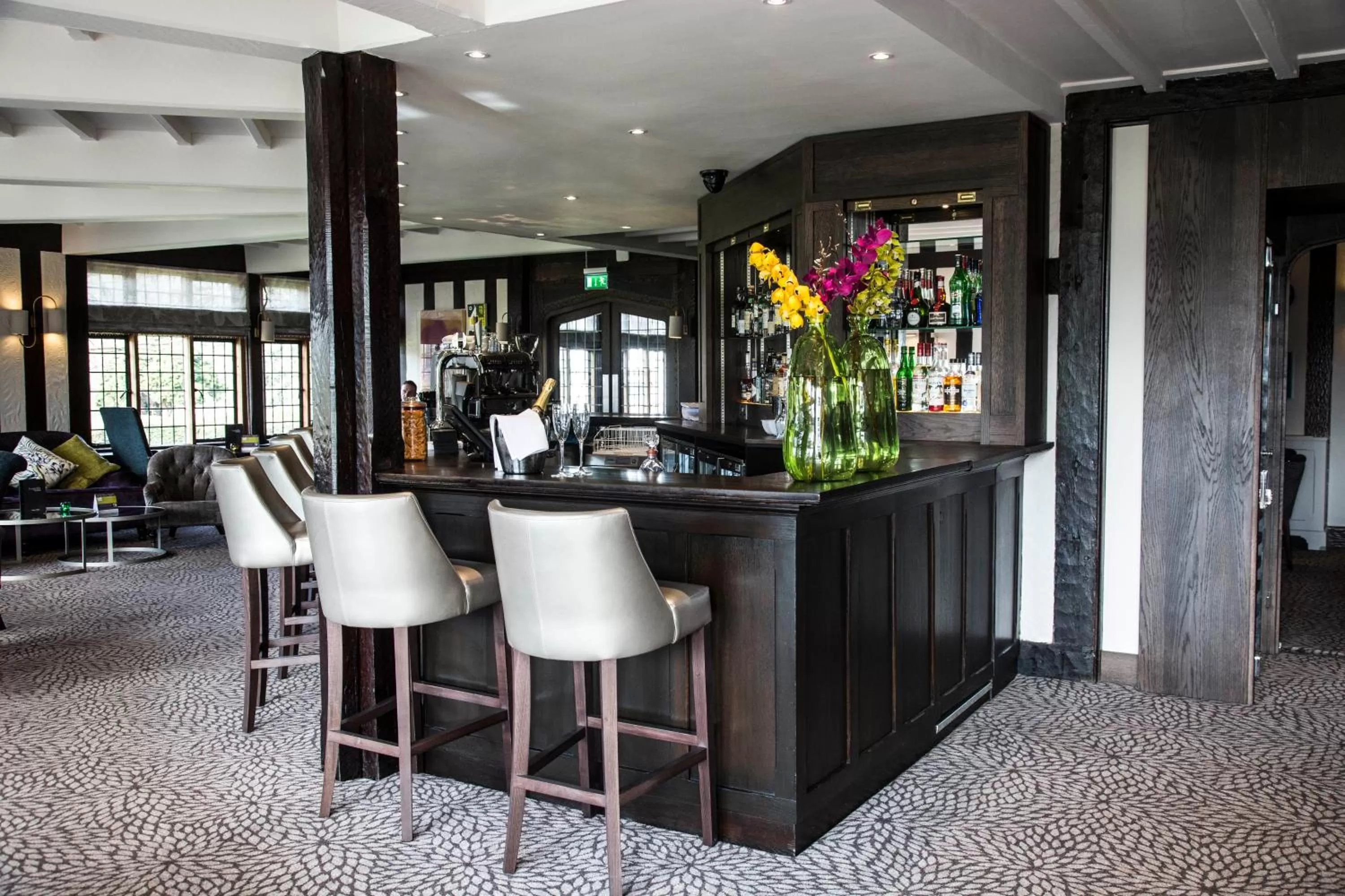 Lounge or bar in Hogarths Stone Manor