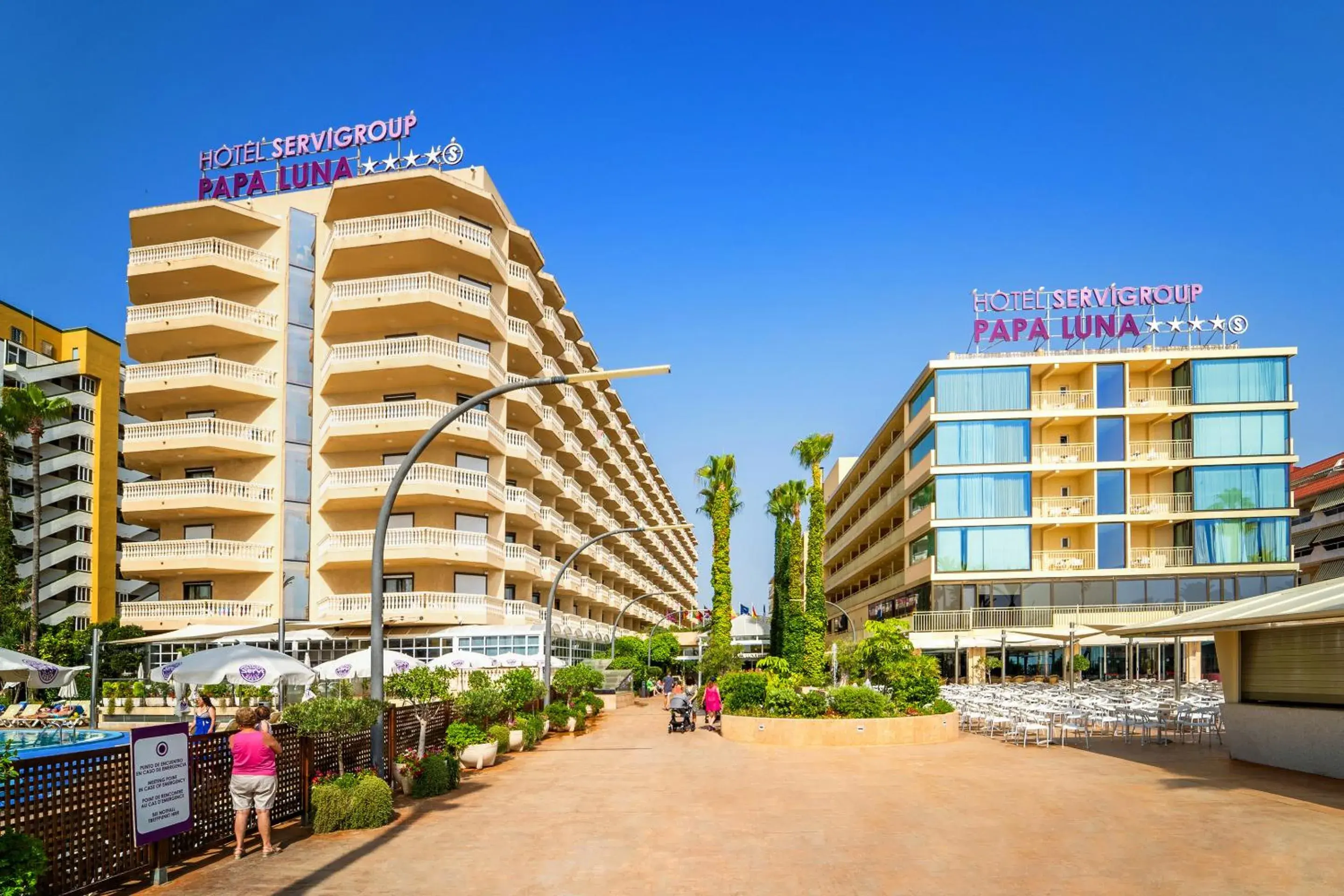 Facade/entrance, Property Building in Hotel Servigroup Papa Luna