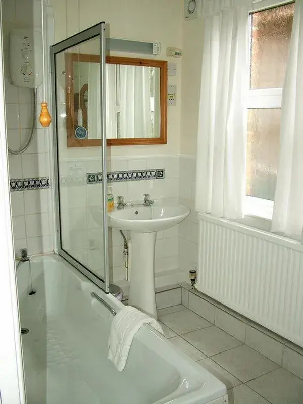 Bathroom in Tower House 1066