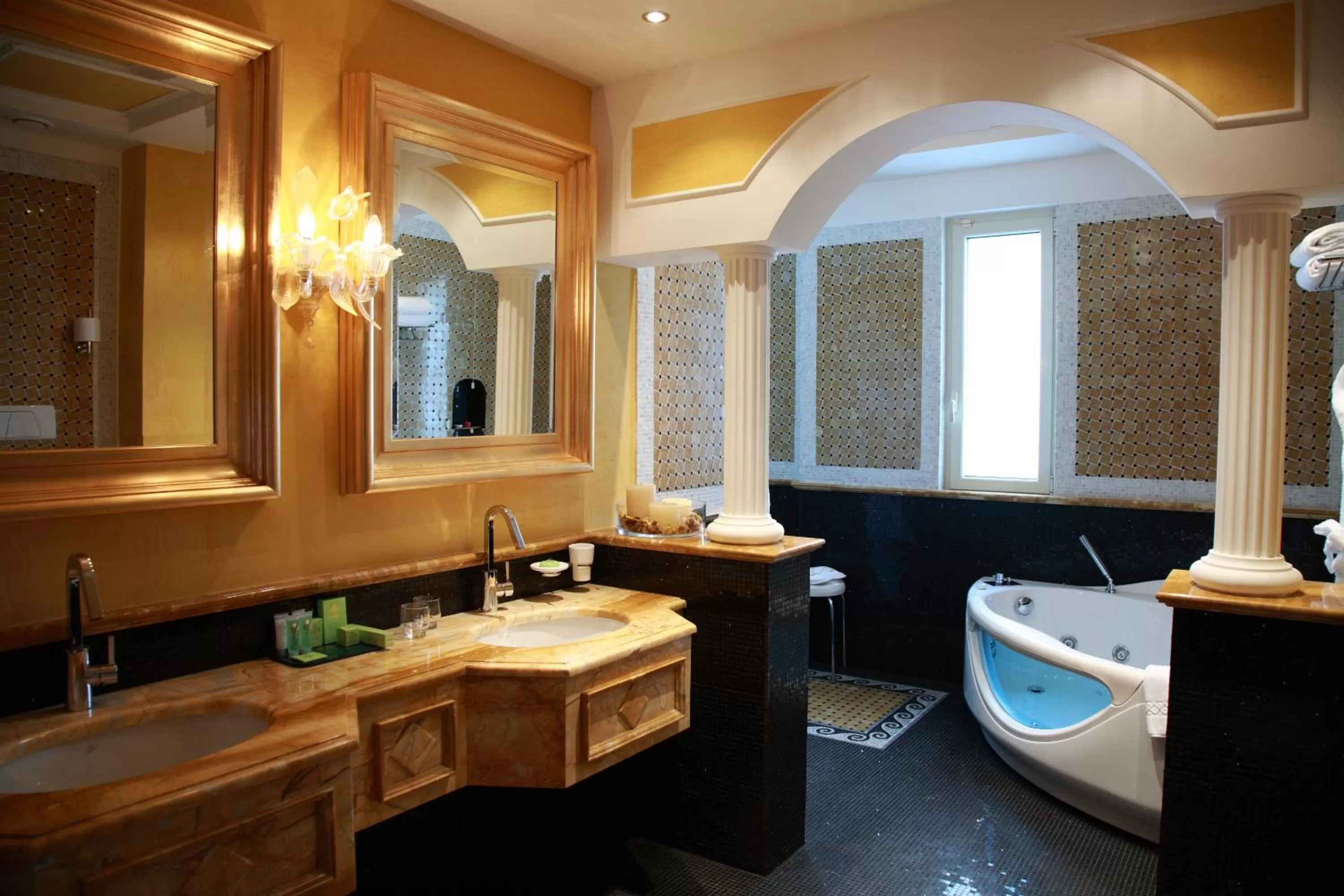 Bathroom in Grand Hotel Vanvitelli