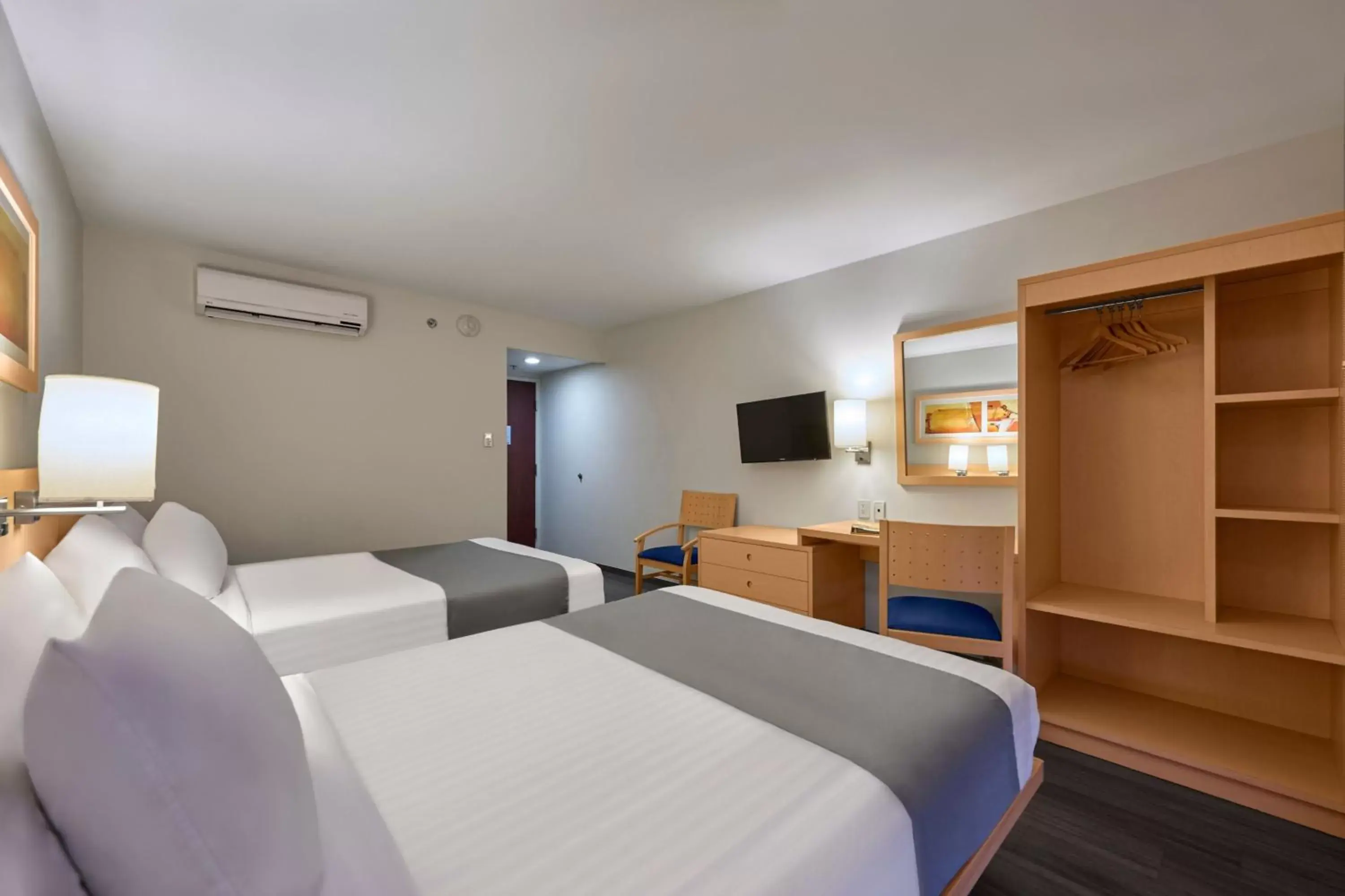 Photo of the whole room, Bed in City Express by Marriott Nogales