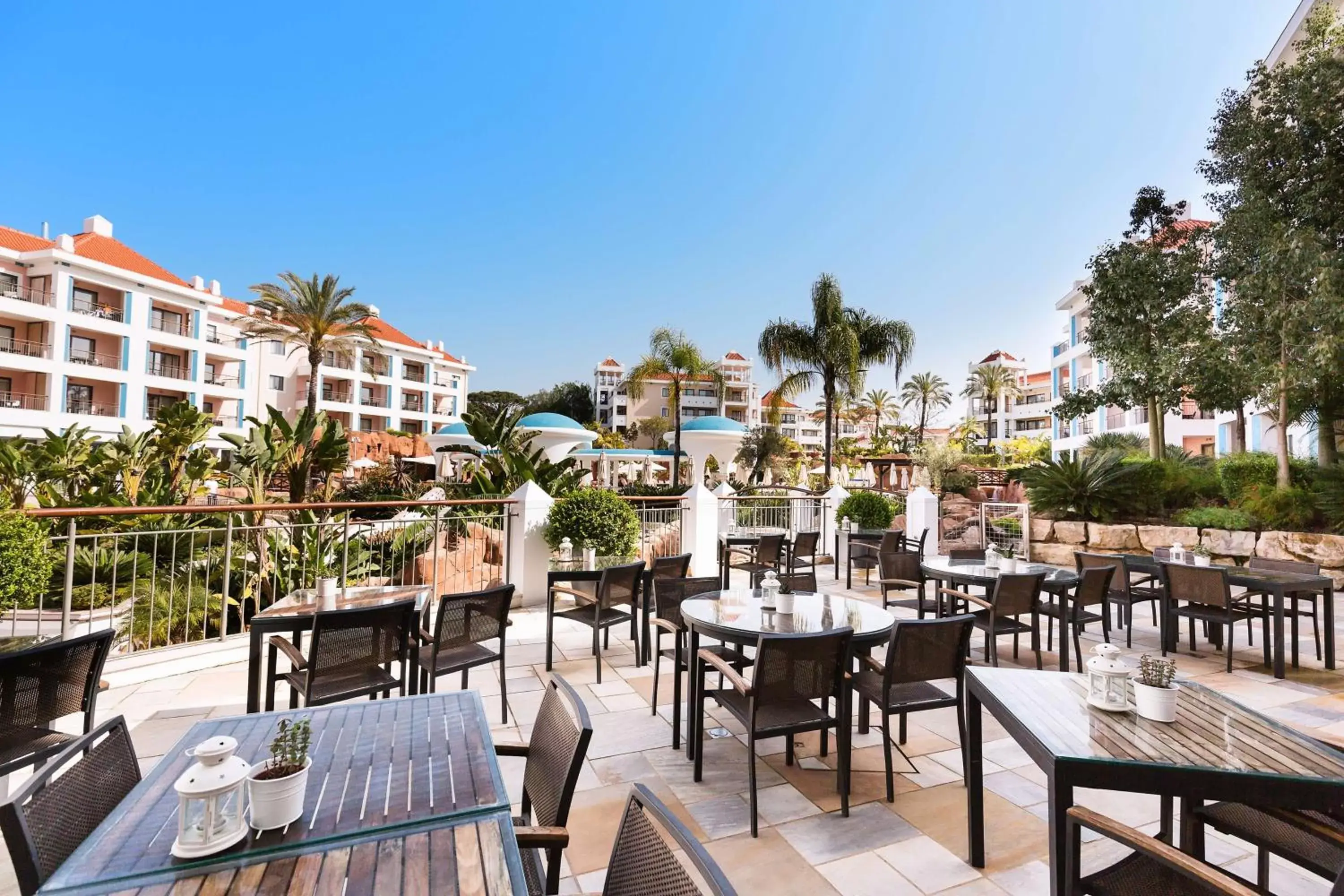 Lounge or bar, Restaurant/Places to Eat in Hilton Vilamoura