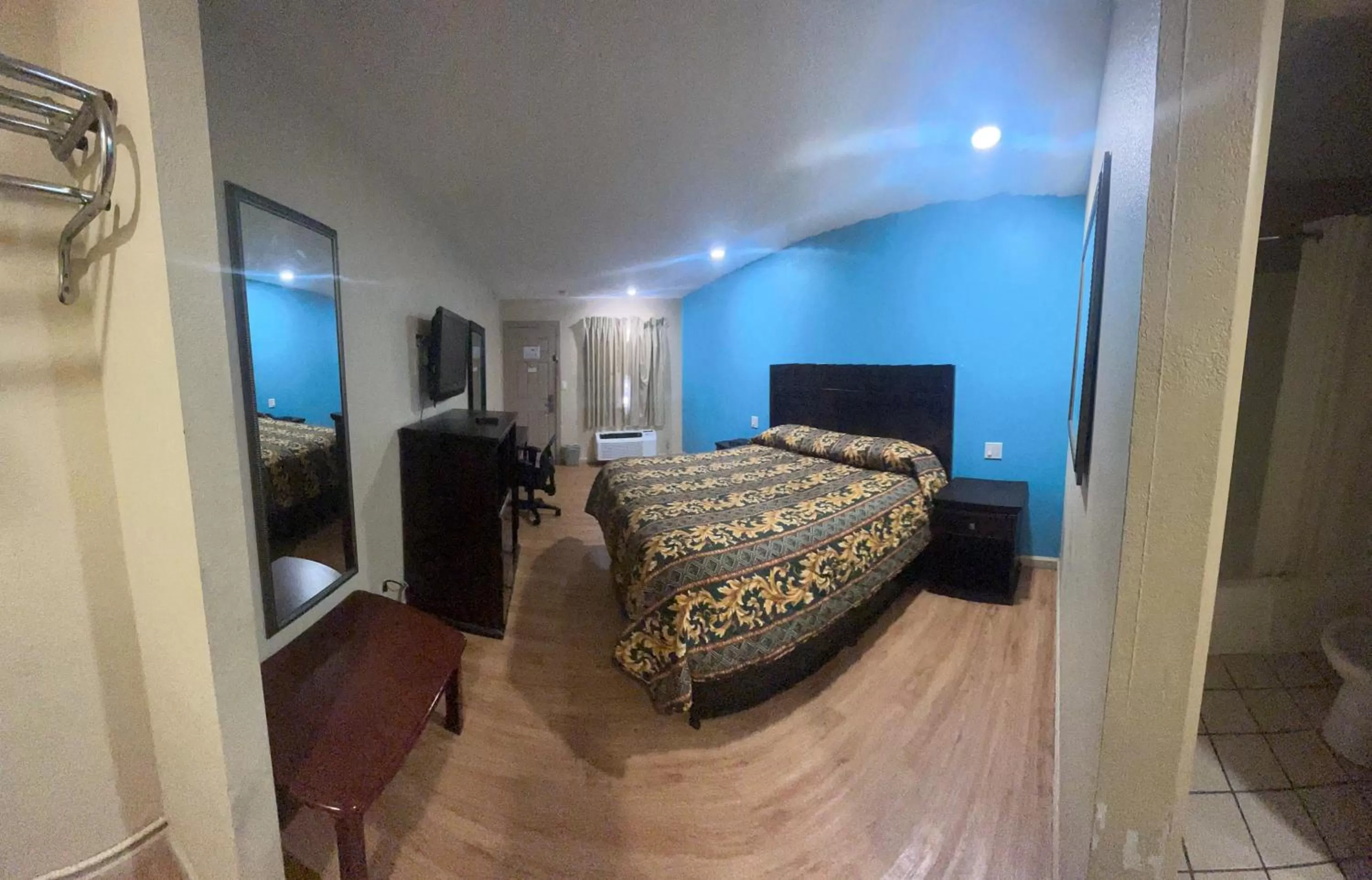 Bedroom in Blue Star inn