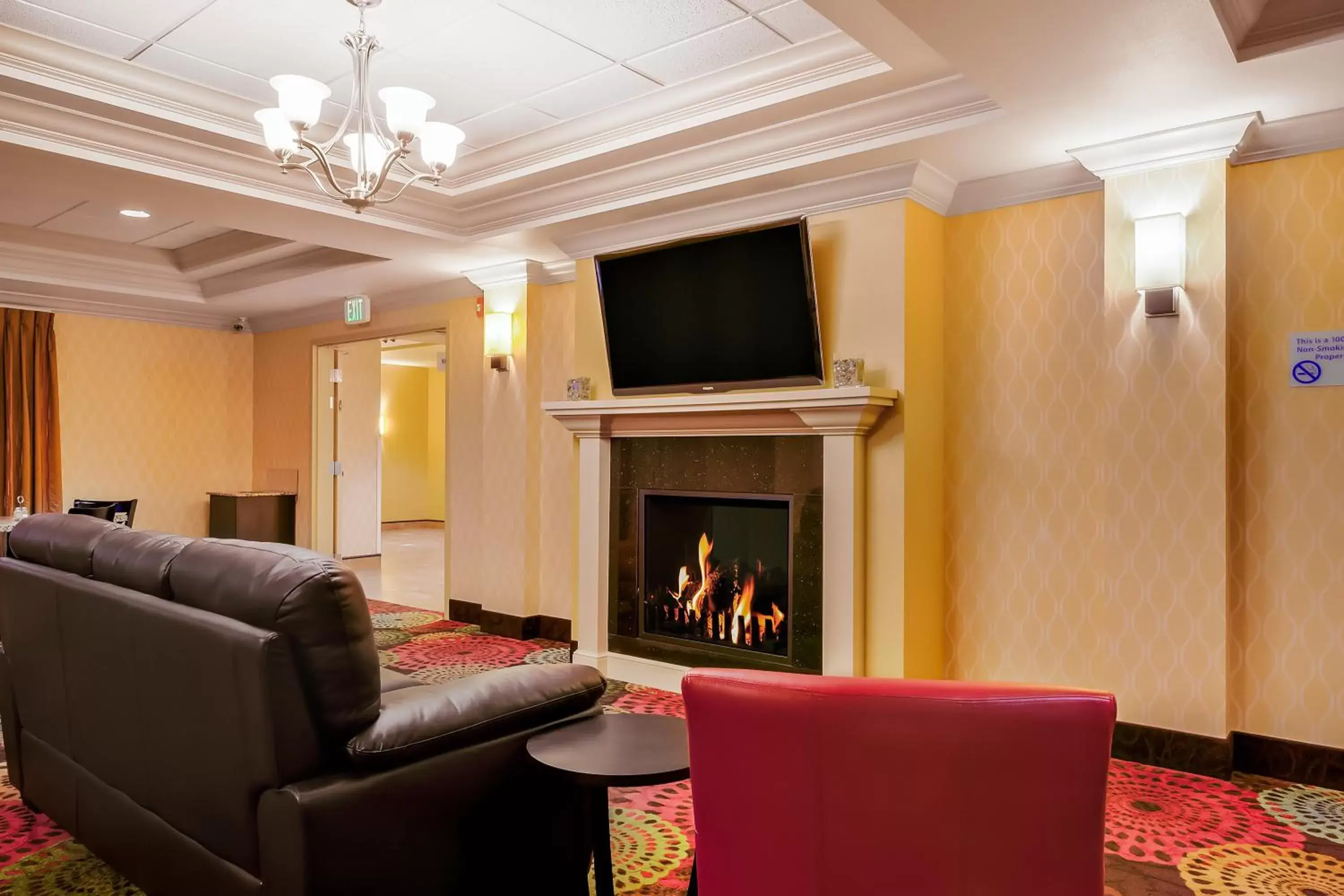 Property building, Seating Area in Holiday Inn Express and Suites Missoula, an IHG Hotel