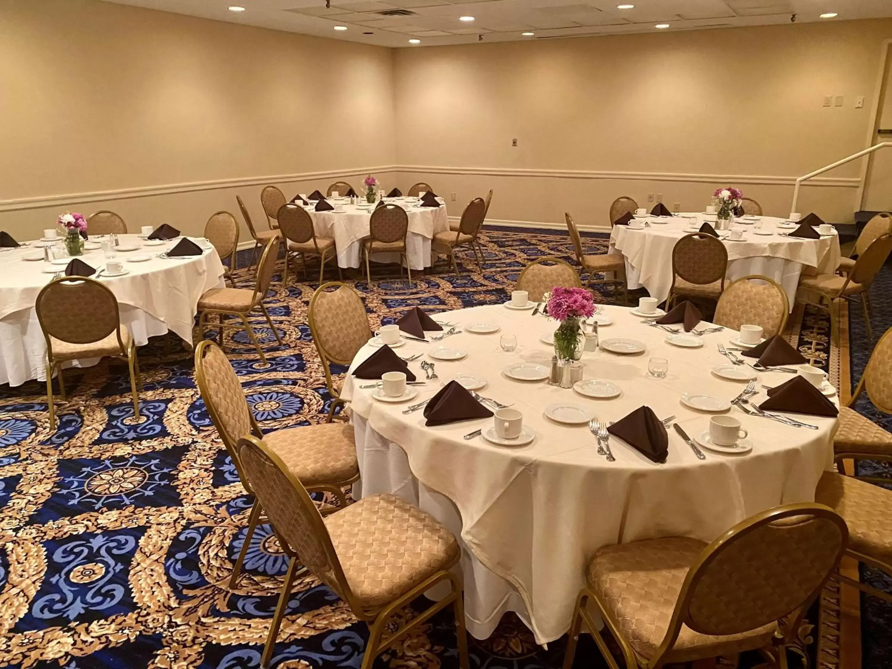 On site, Restaurant/Places to Eat in Radisson Hotel Philadelphia Northeast