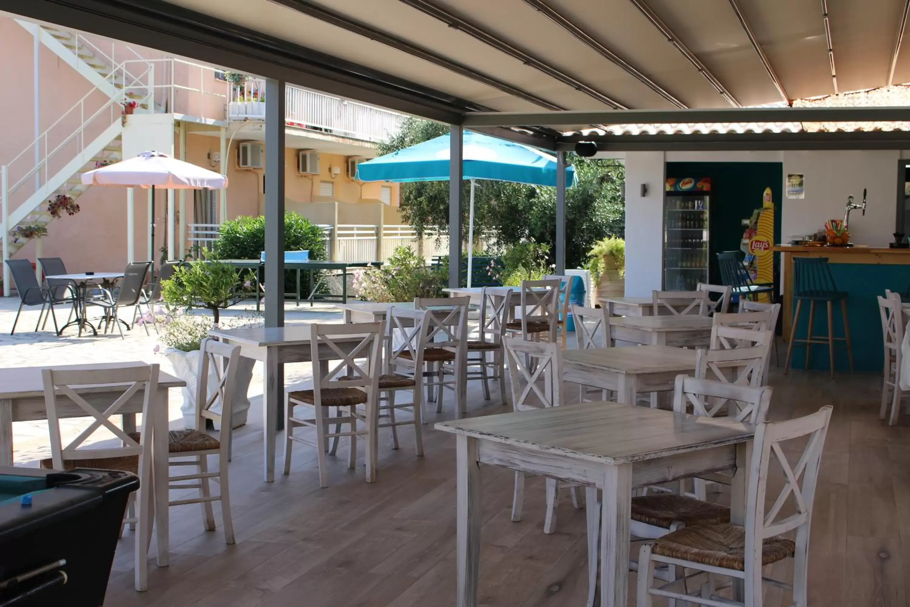 Restaurant/Places to Eat in Primavera Hotel