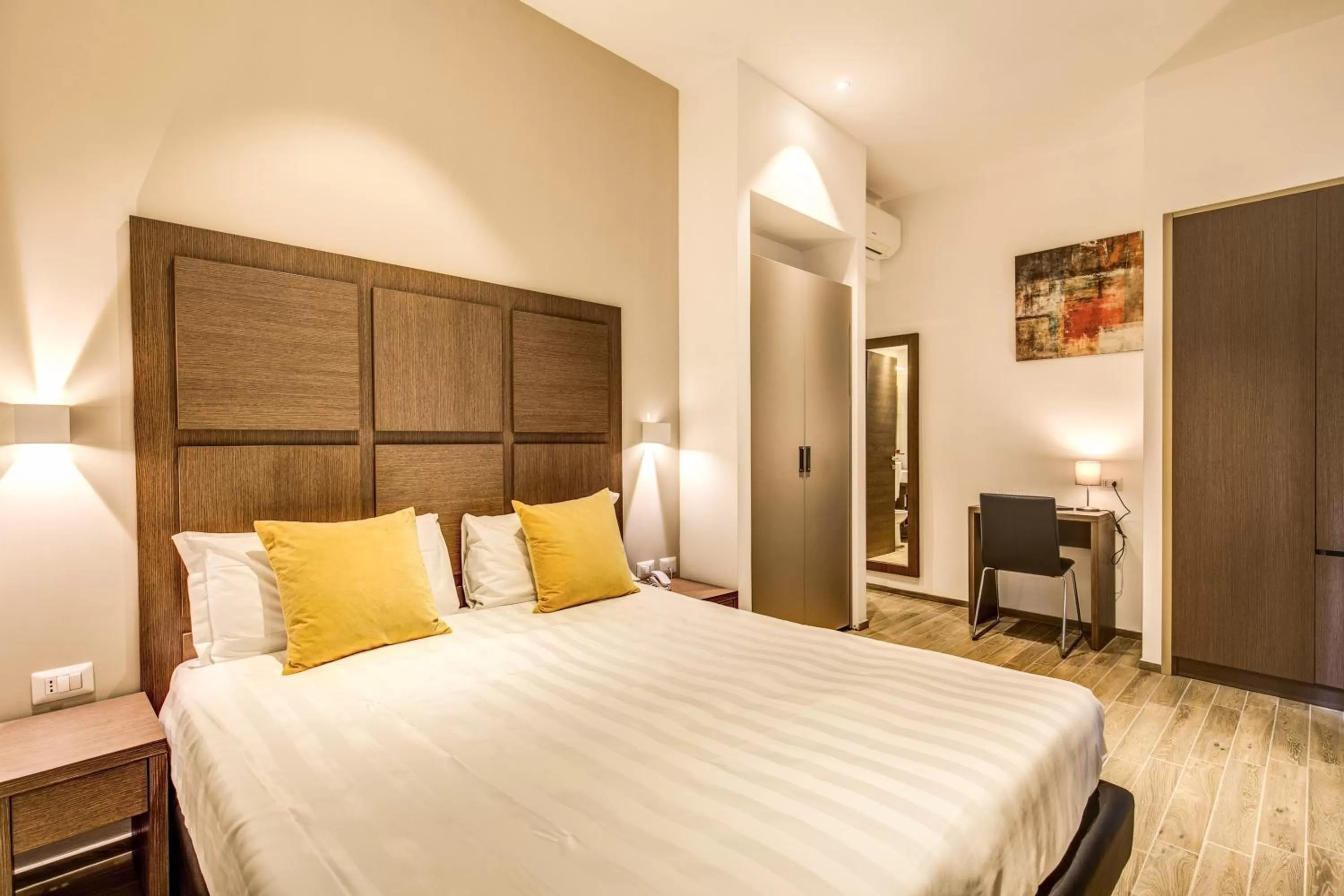 Photo of the whole room, Bed in Rome Garden Hotel