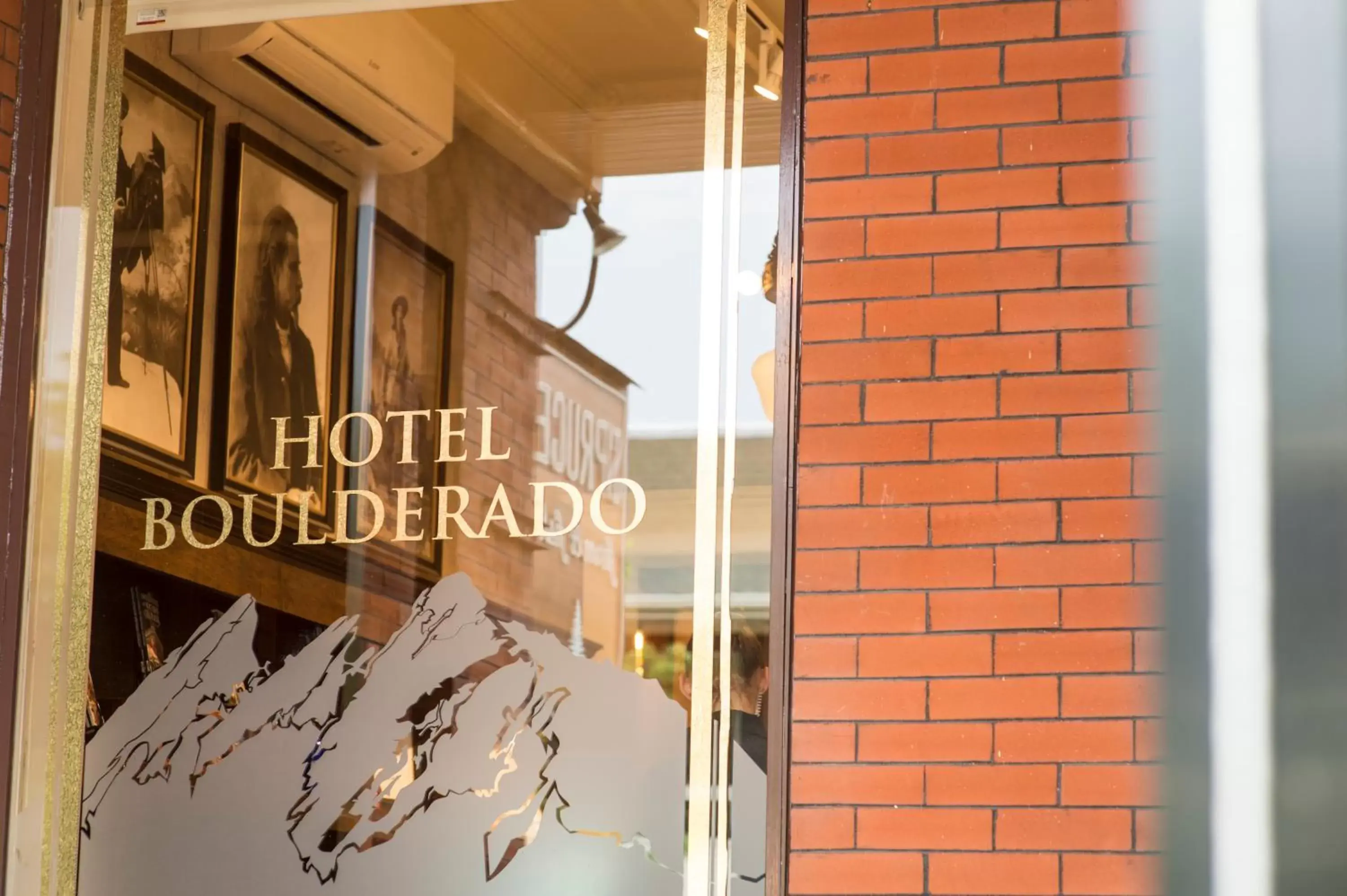 Facade/entrance in Hotel Boulderado