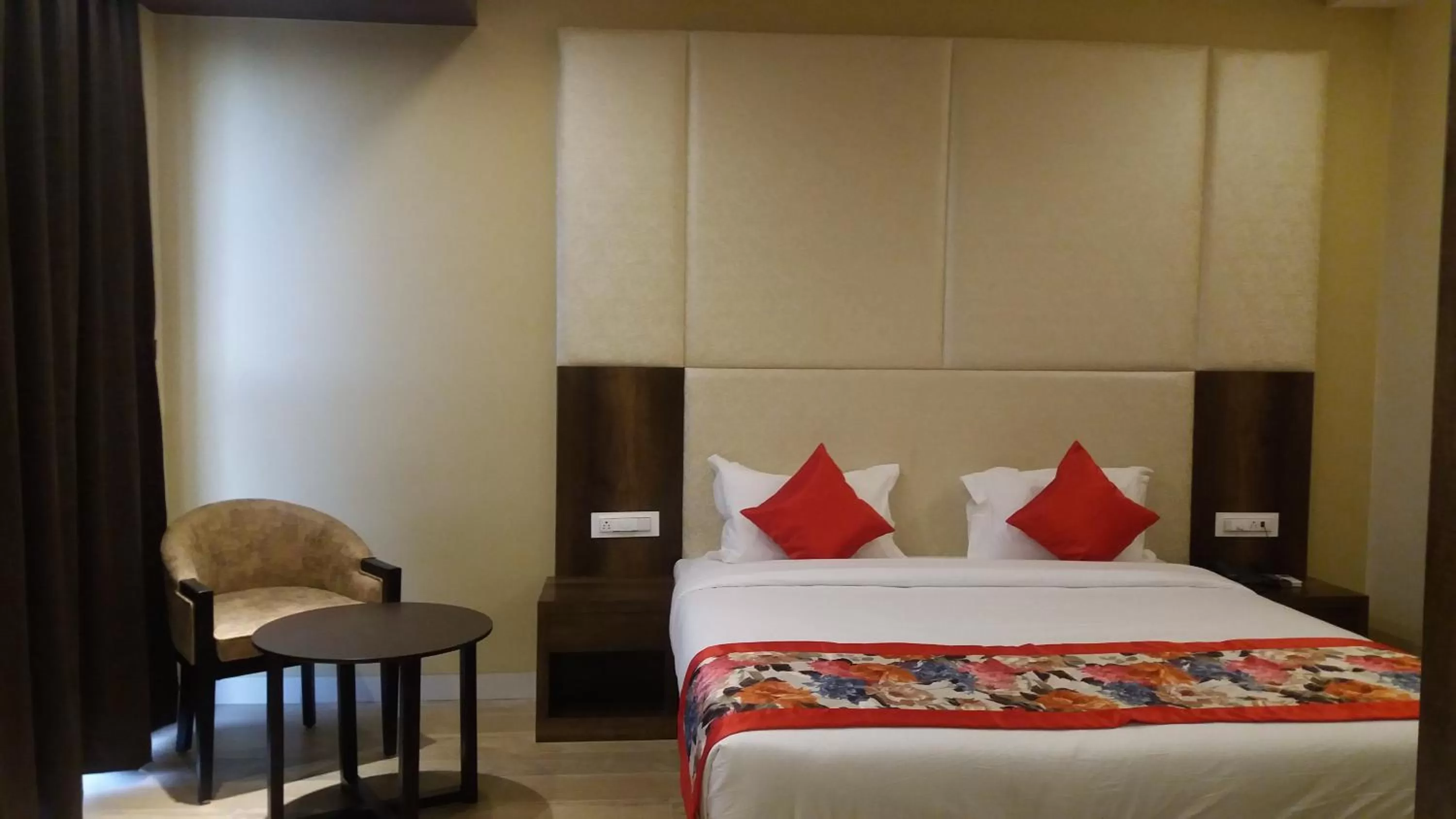 Bed in Hotel Malisca