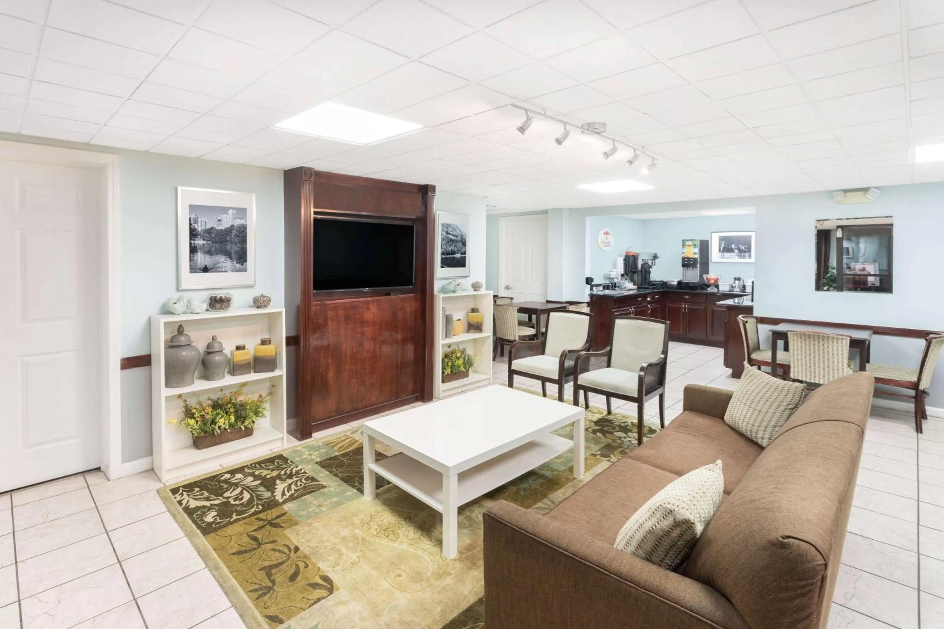 Lobby or reception in Super 8 by Wyndham Lithonia