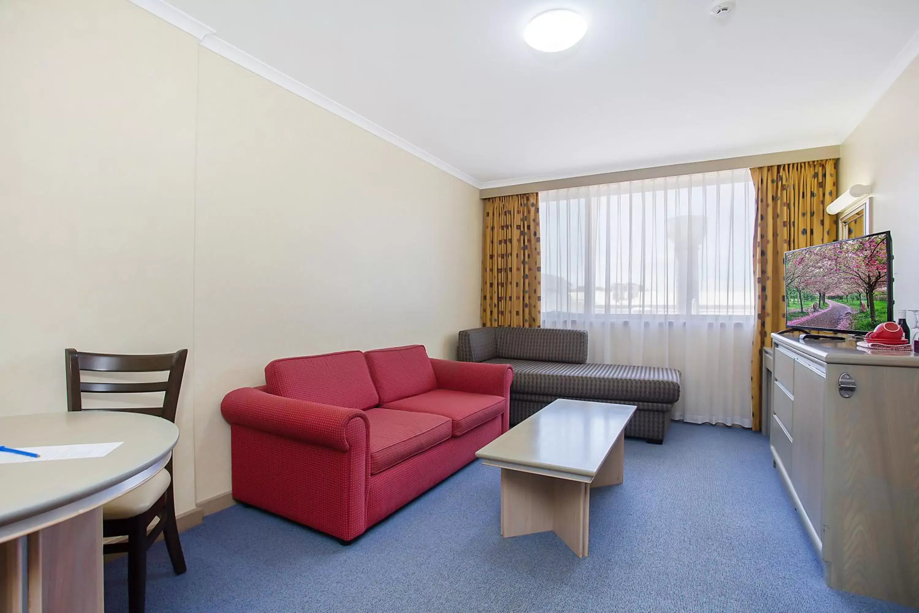 Seating Area in Mid City Motel Warrnambool