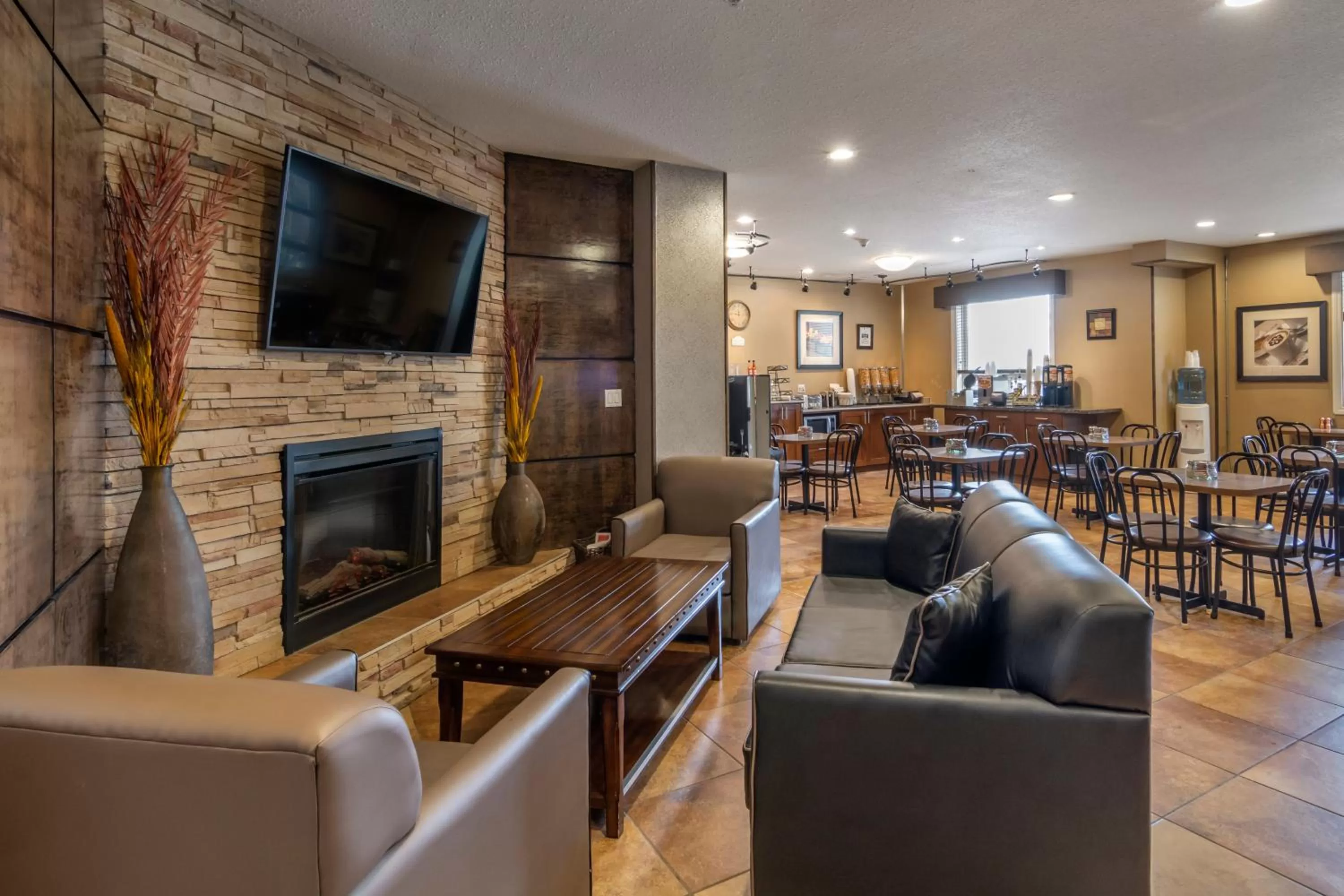 Living room in Devonian Hotel and Suites