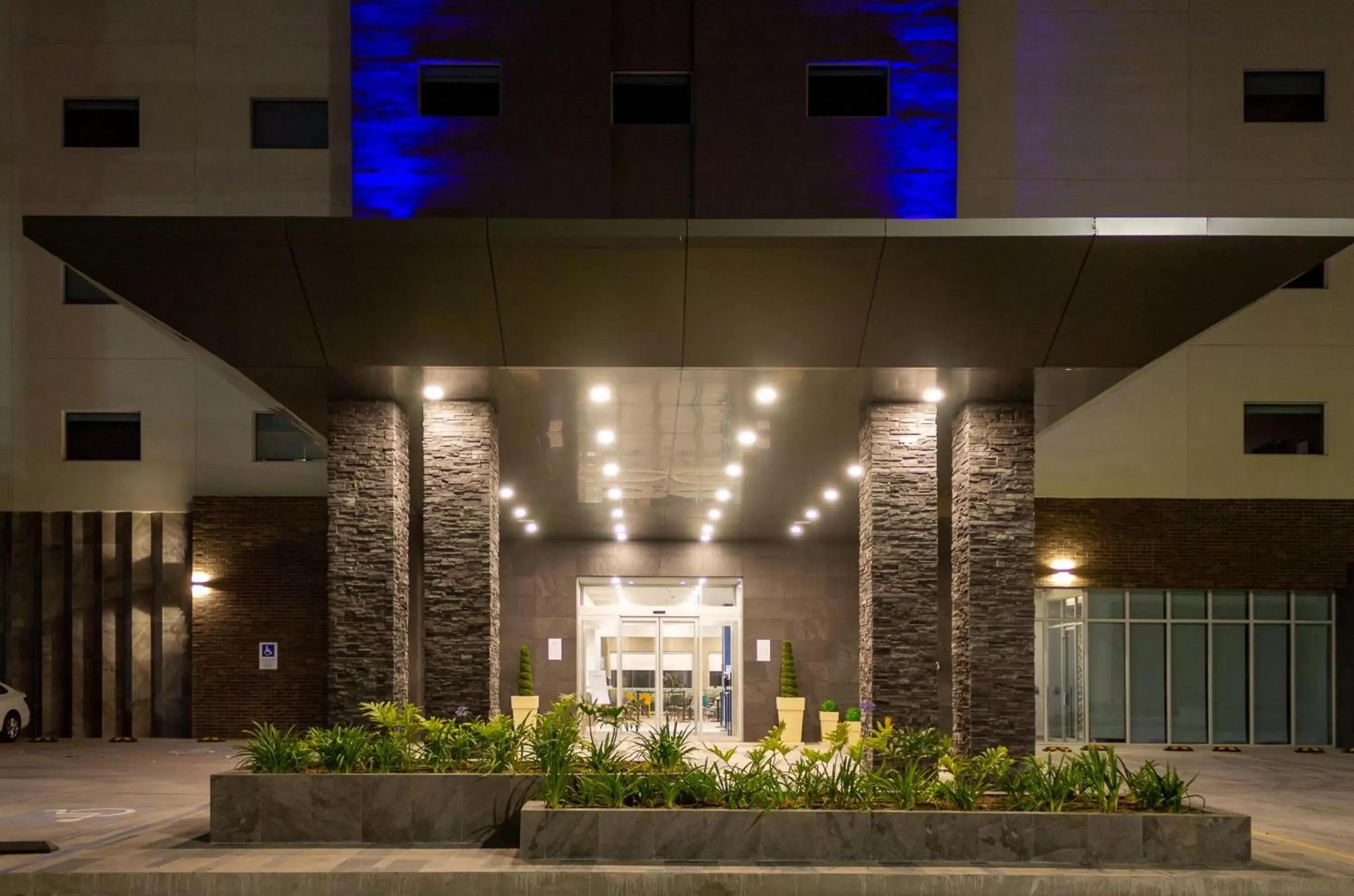 Property building in Holiday Inn Express & Suites - Tijuana Otay, an IHG Hotel