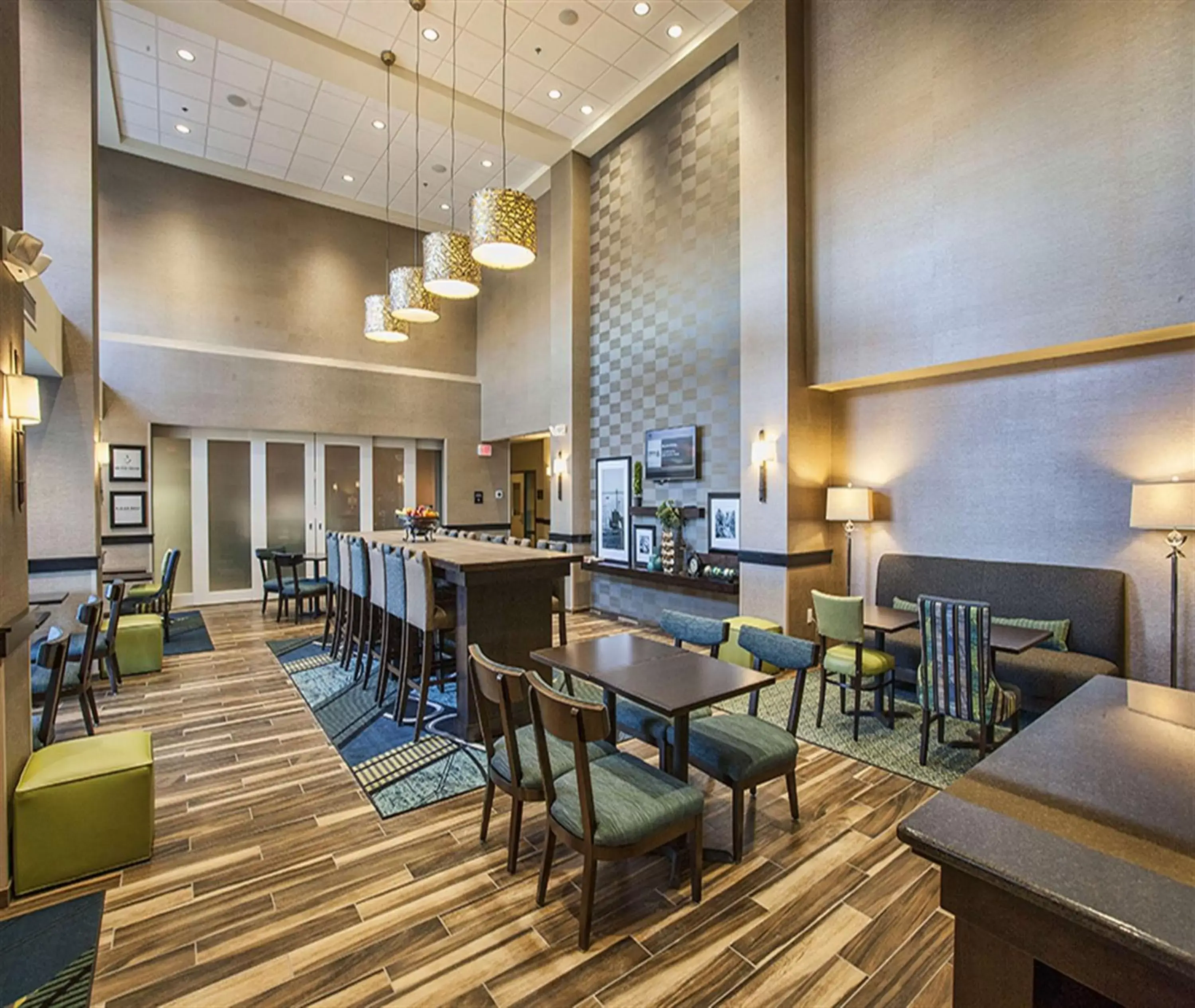 Lobby or reception, Restaurant/Places to Eat in Hampton Inn Hibbing
