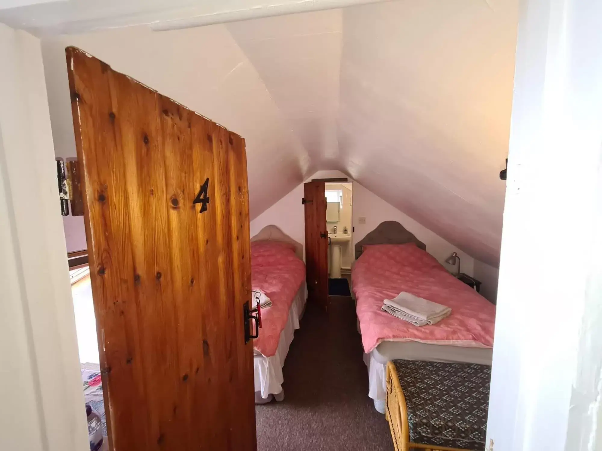 Twin Room with Private Bathroom in East of Ipswich Bed & Breakfast Twin Room with Private Bathroom in East of Ipswich Bed & Breakfast