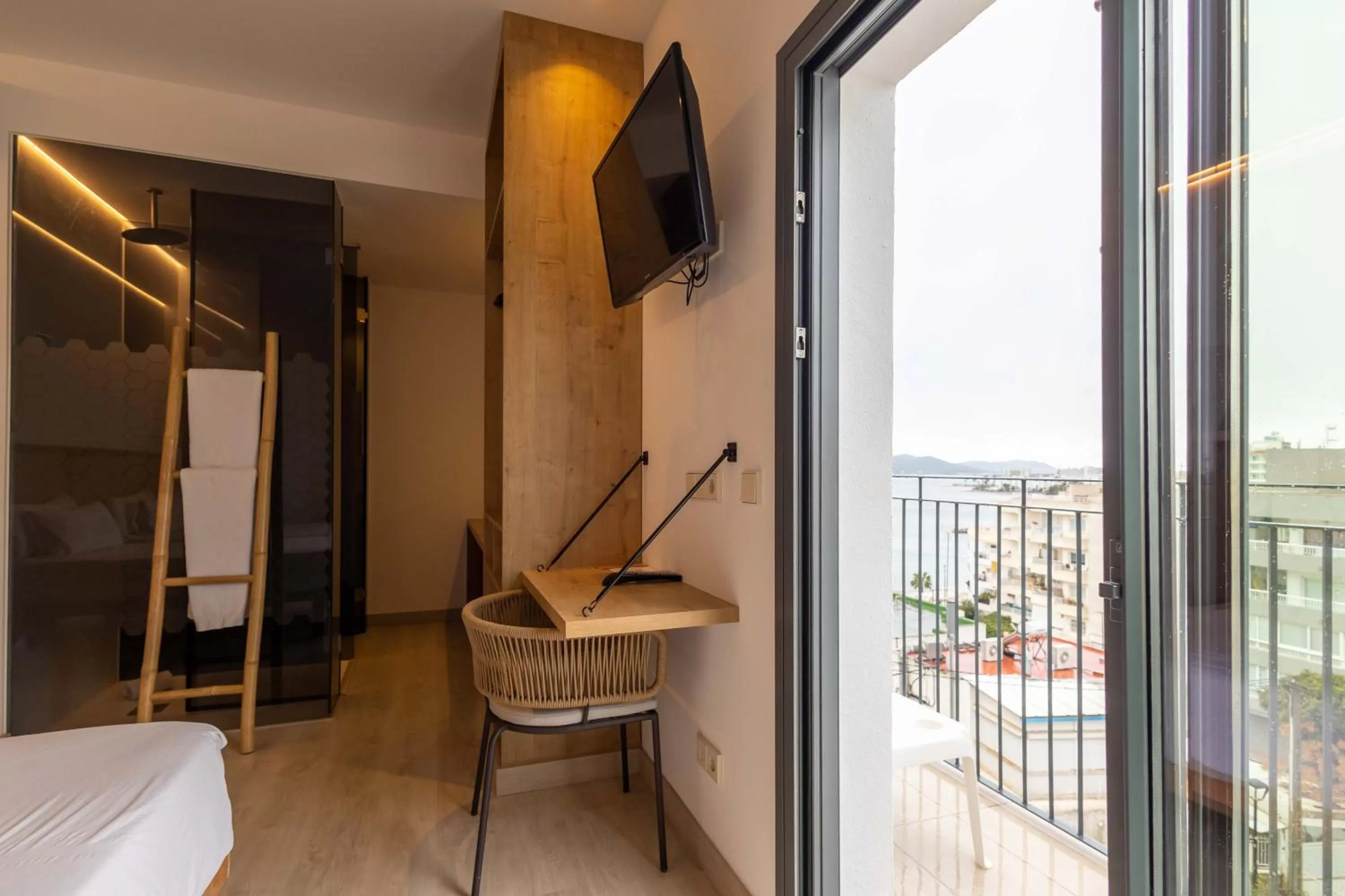 TV and multimedia, TV/Entertainment Center in Play Hotel Ibiza - Adults Only