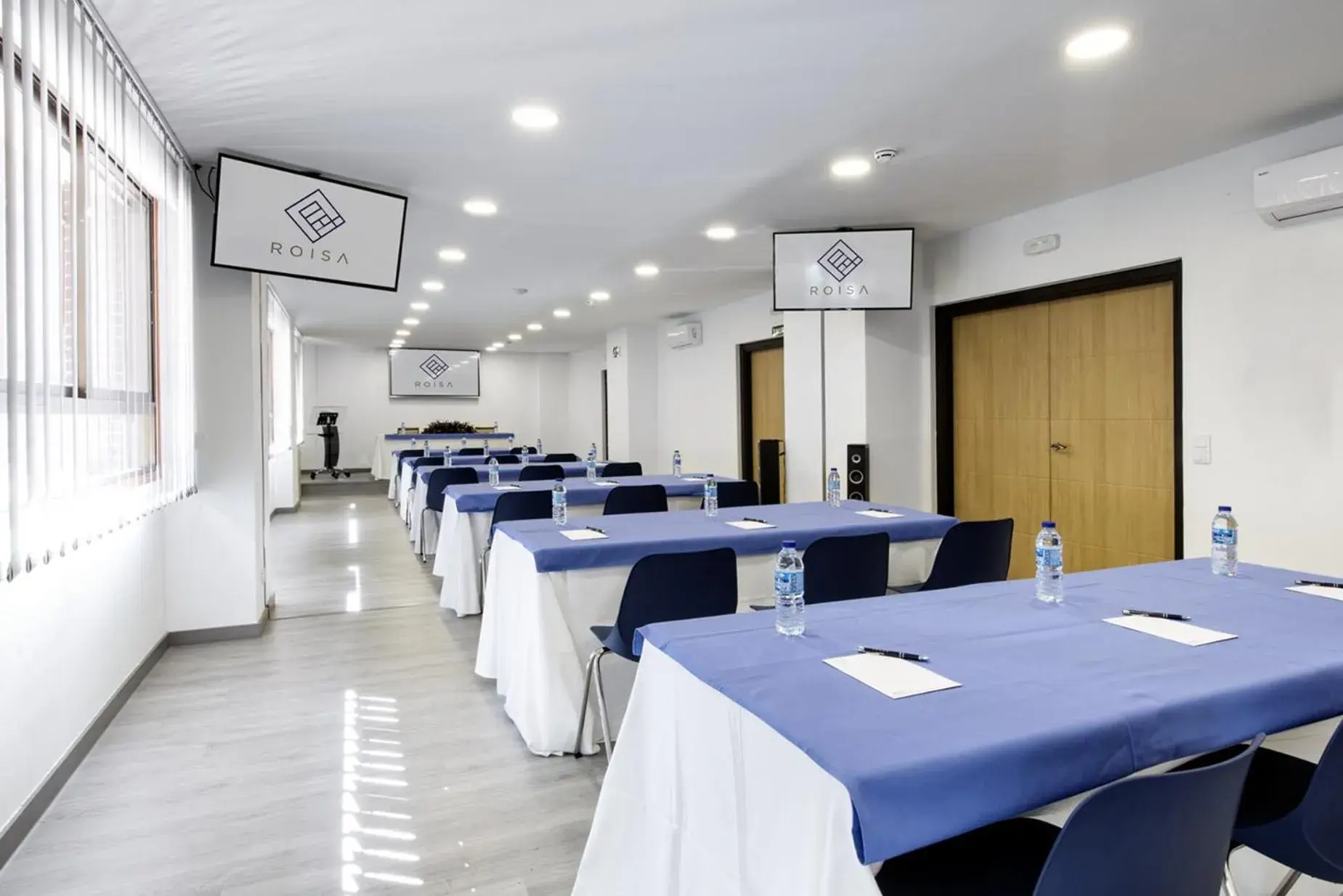 Business facilities in Roisa Hostal Boutique