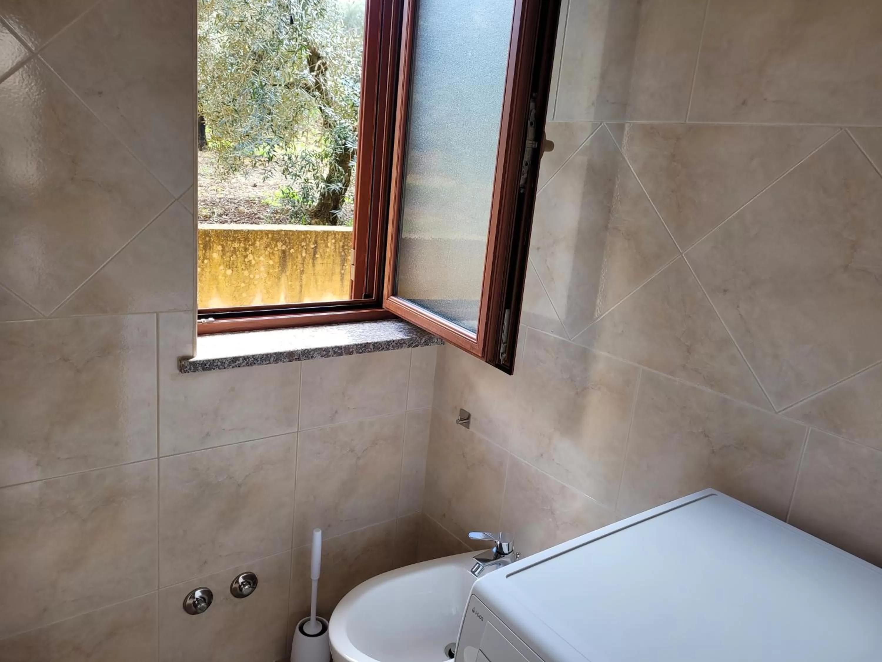 Alloggio turistico Magnifico Alessandro Valle Bernardo 04025 Lenola nei pressi di Fondi LT