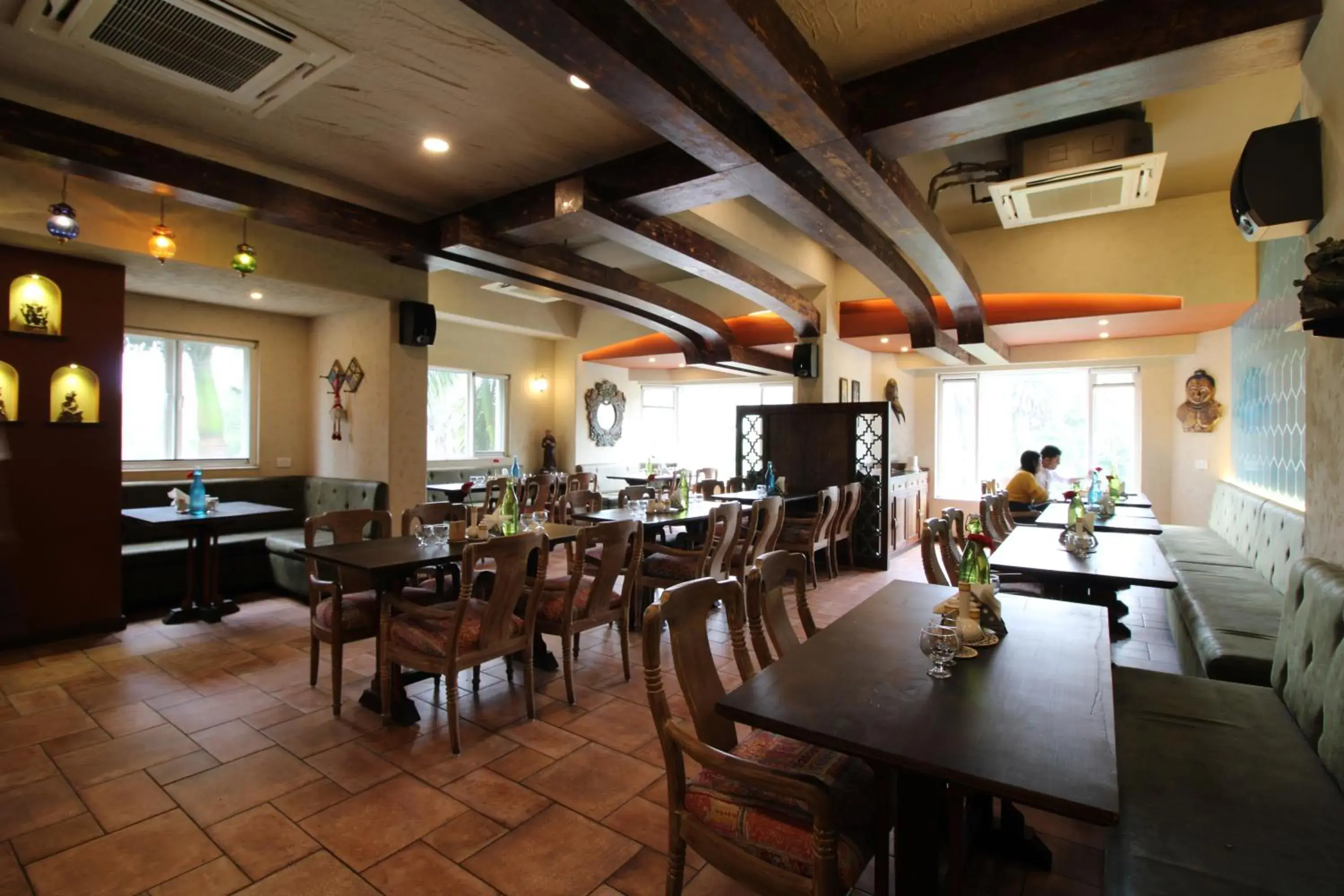 Restaurant/Places to Eat in Hotel Hillock
