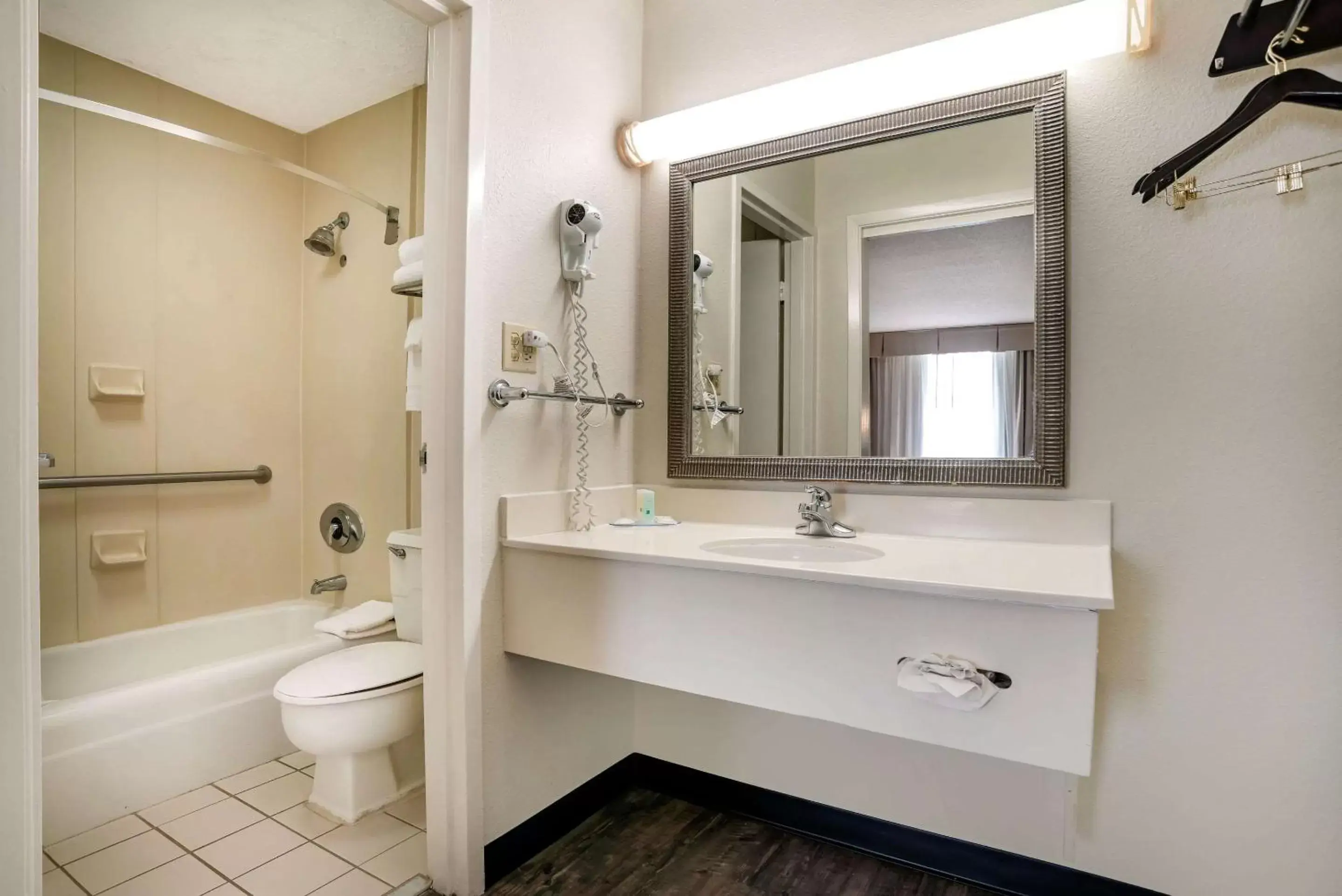 Photo of the whole room, Bathroom in Quality Inn Baton Rouge East I-12