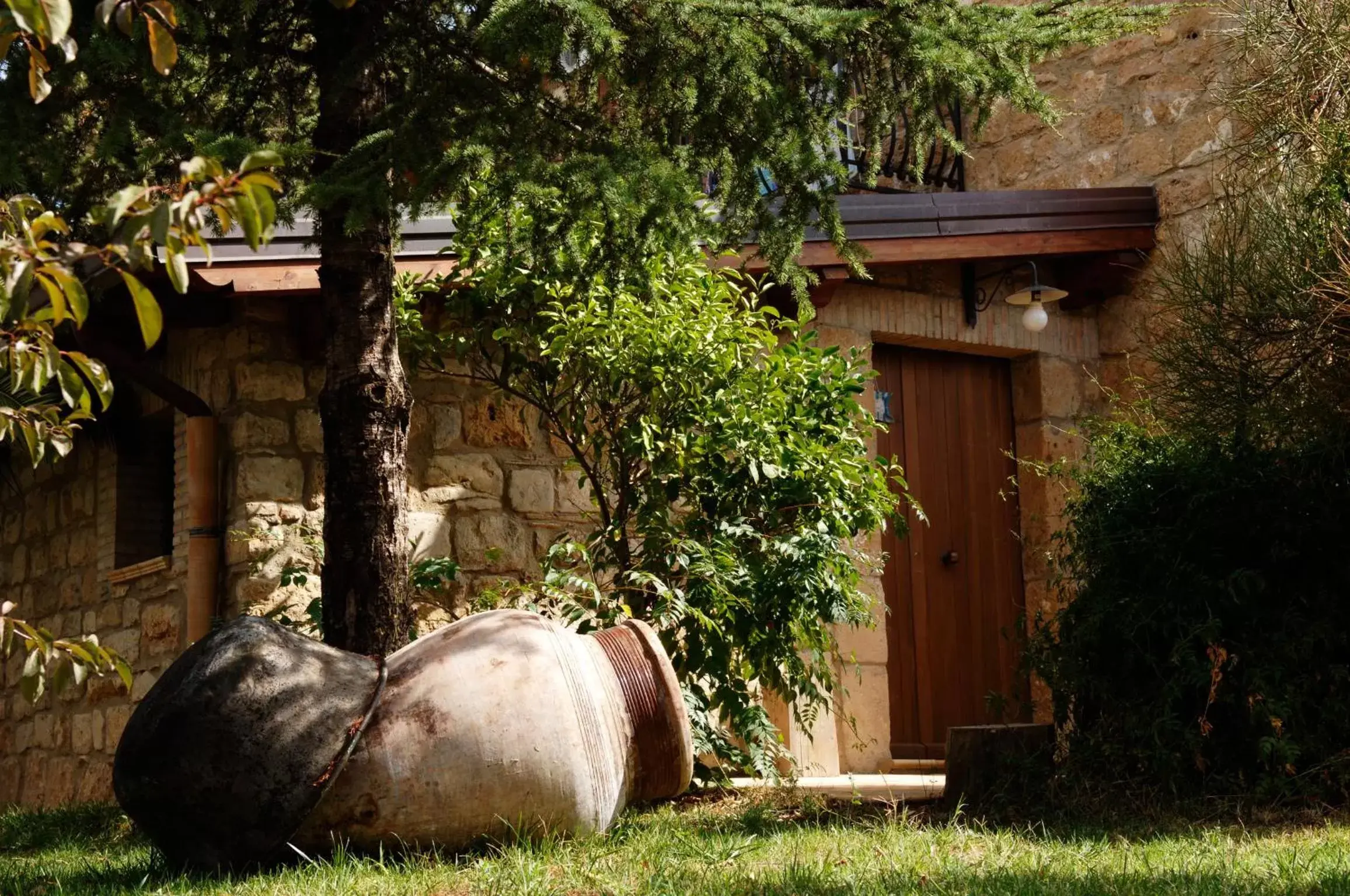 Garden, Other Animals in La Casa sulla Collina d'Oro