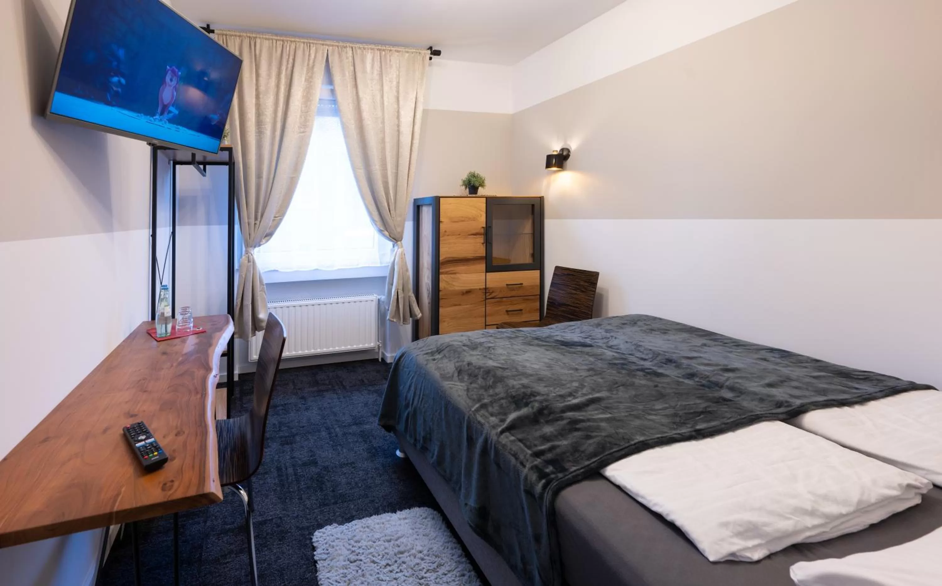 Bed in Hotel Burgblick