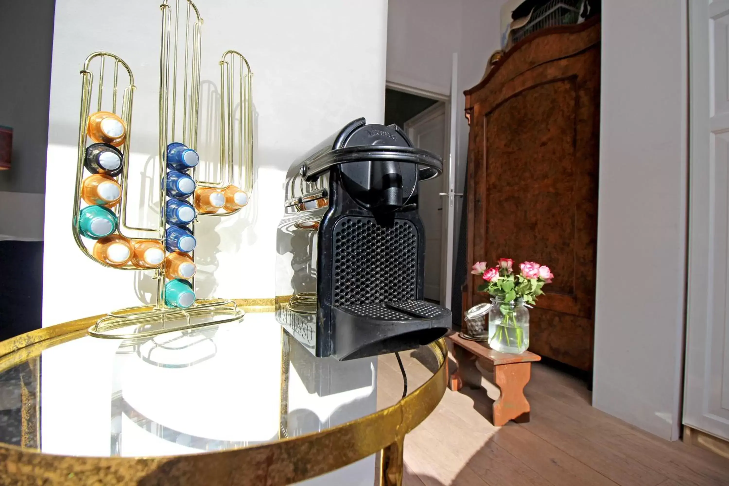 Coffee/tea facilities, Kitchen/Kitchenette in Vondelpark Suite